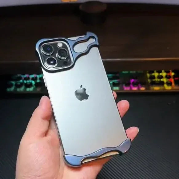 Venom Metal Case iPhone 13 Pro Max - Three