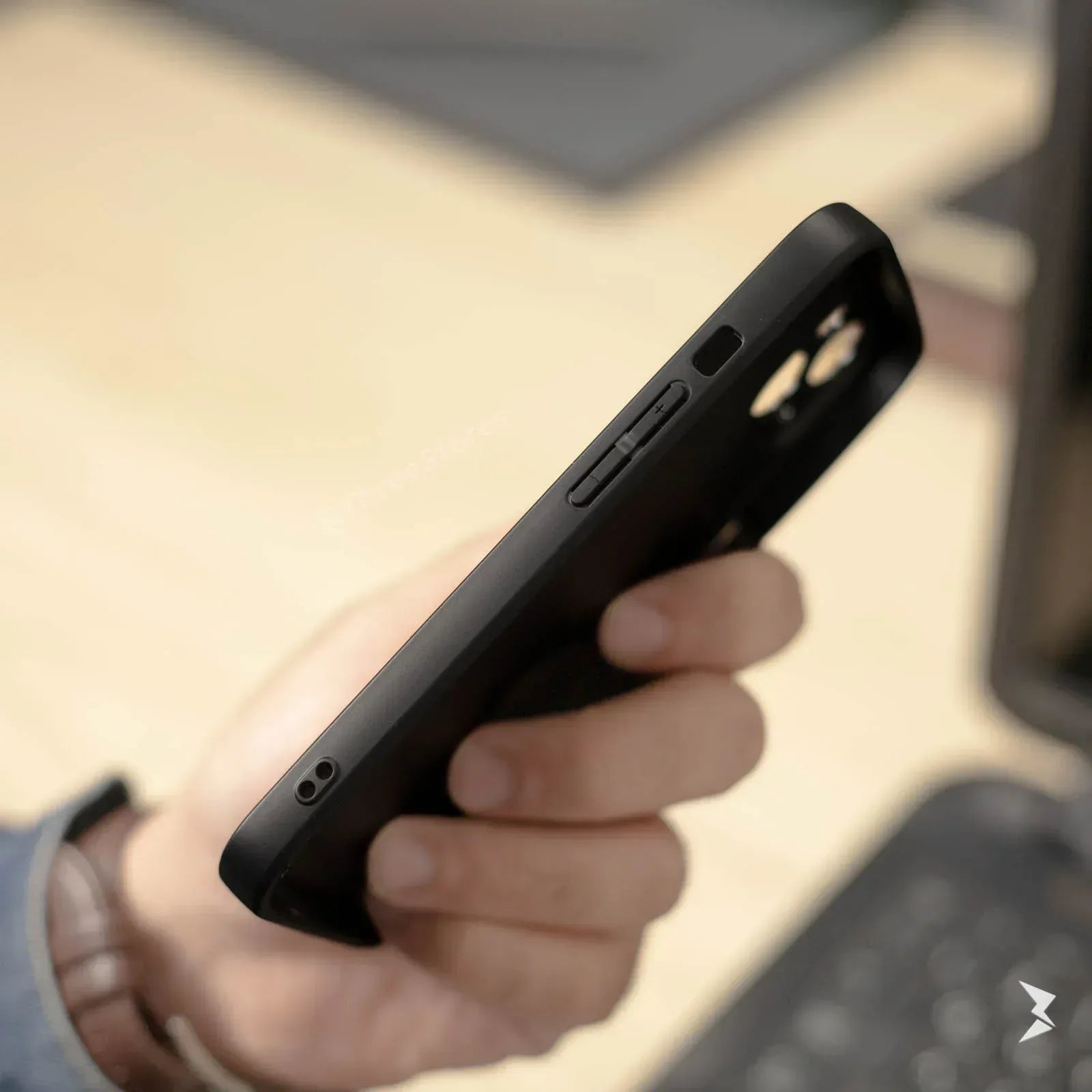 Cradle Leather Case iPhone 13 - Three