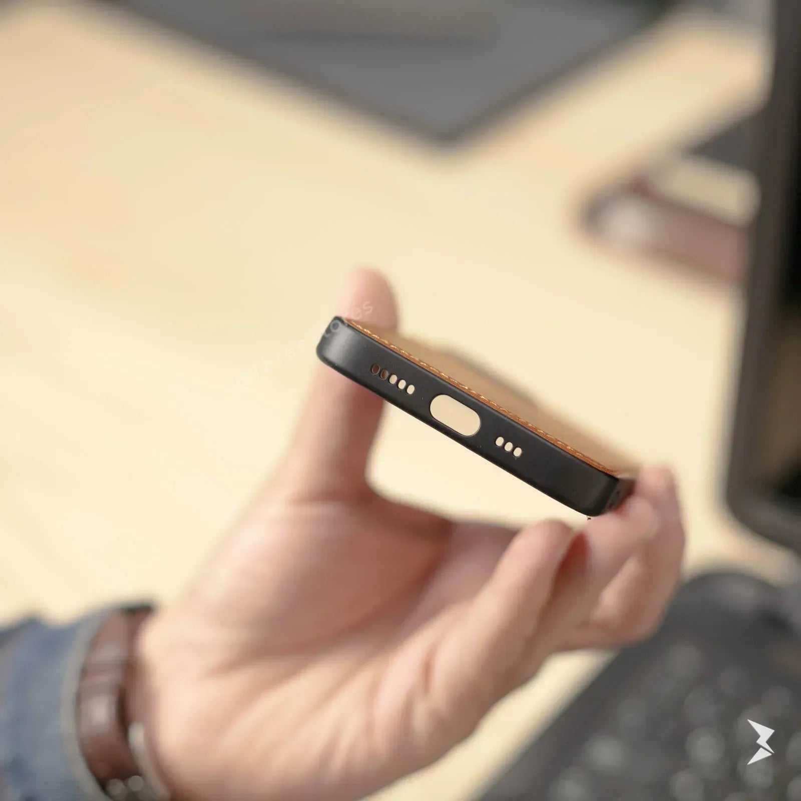 Cradle Leather Case iPhone 13 - Three