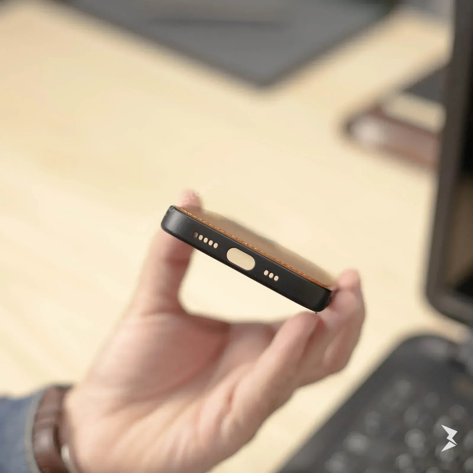 Cradle Leather Case iPhone 13 - Three