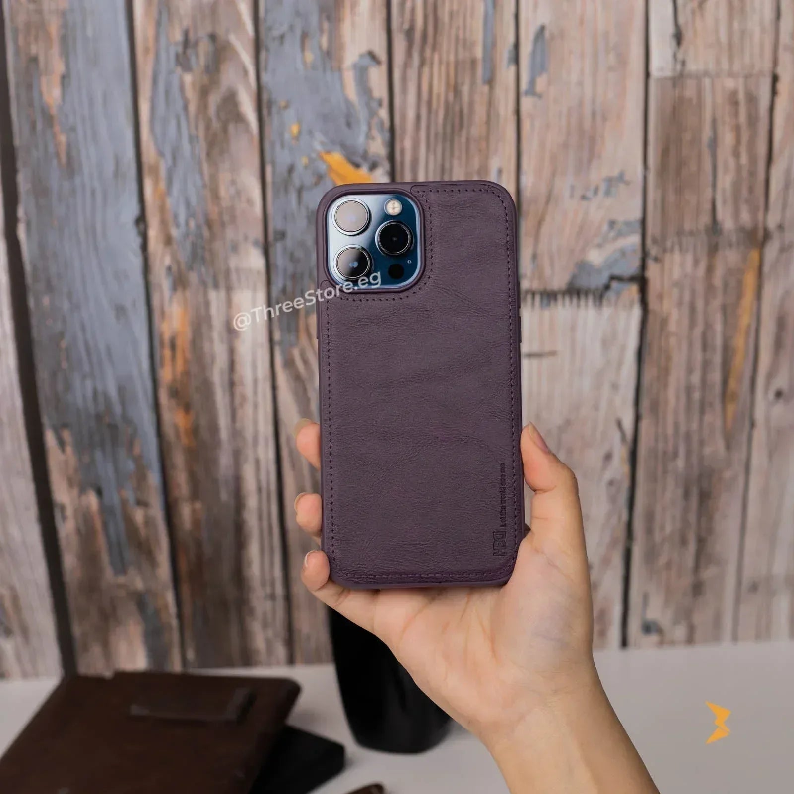 HDD Leather Case iPhone 15 Pro - Three