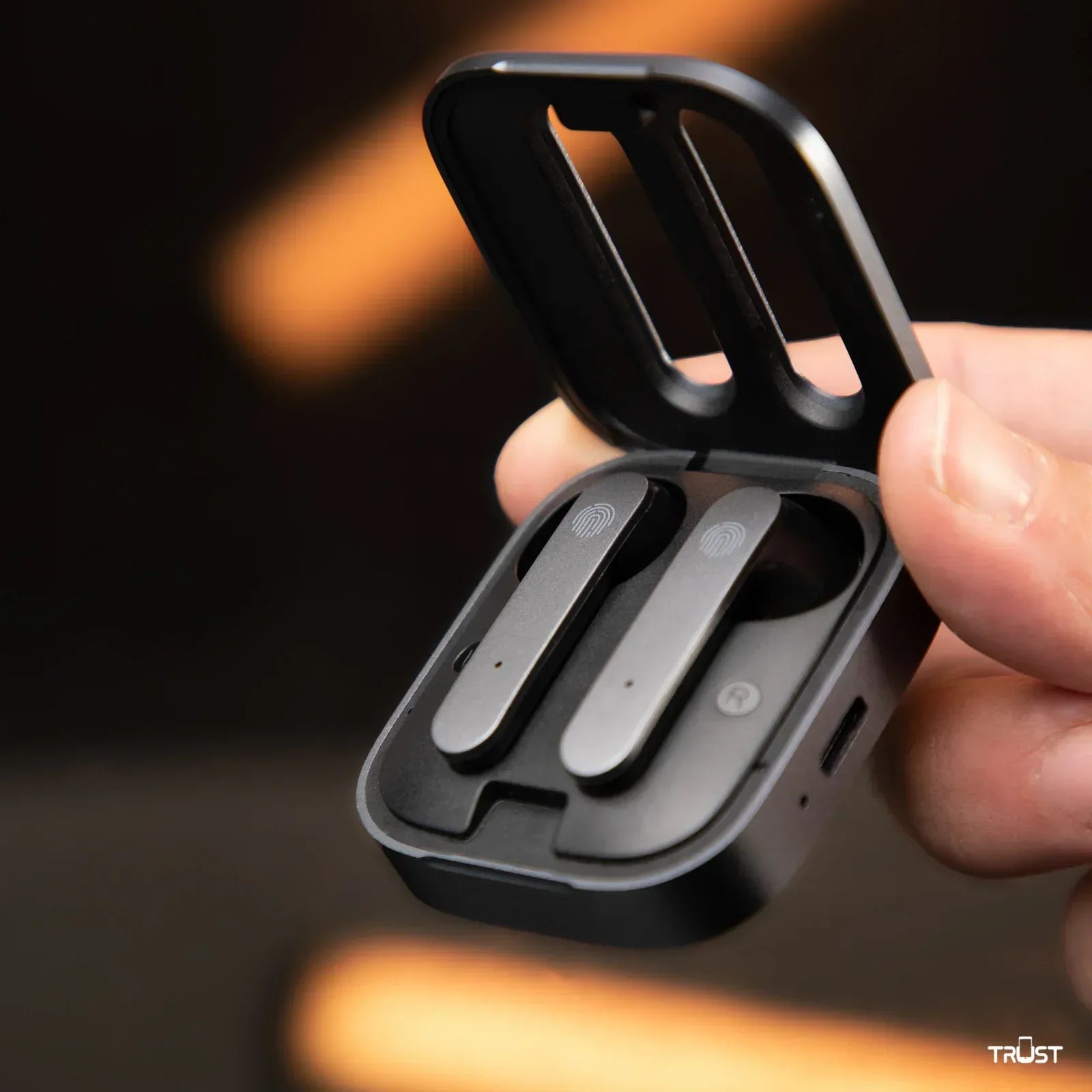 Recci Audio Magician Wireless Earphone RT13 - Three