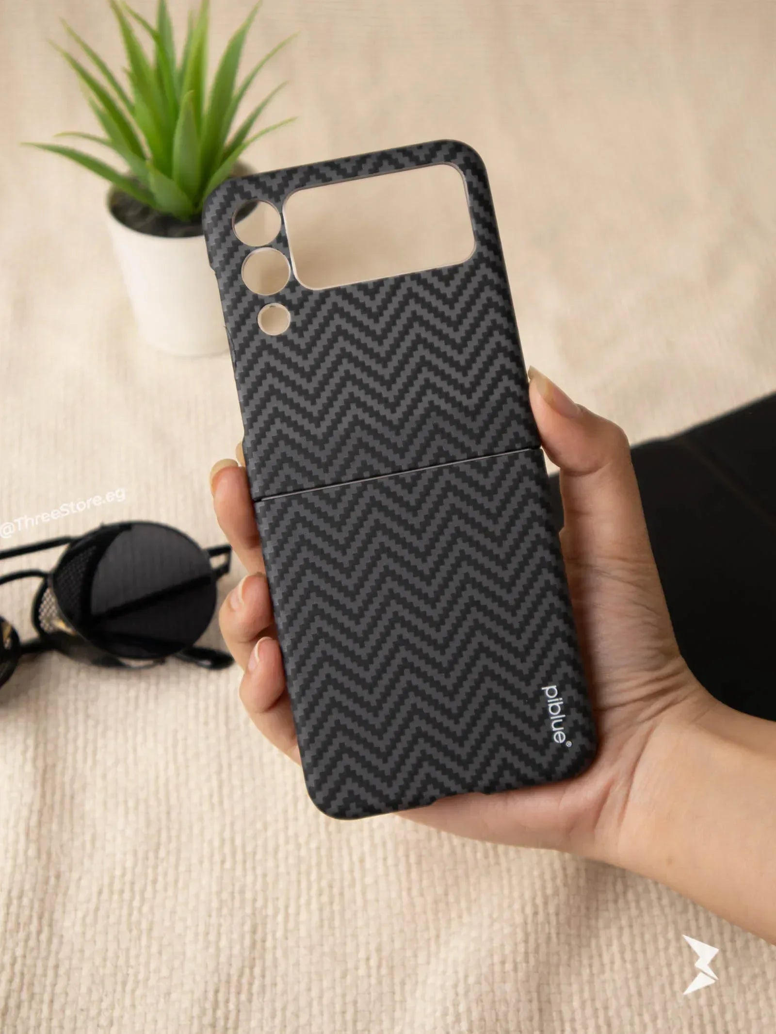 Piblue V-Shaped Kevlar Case Samsung Z Flip 4 - Three