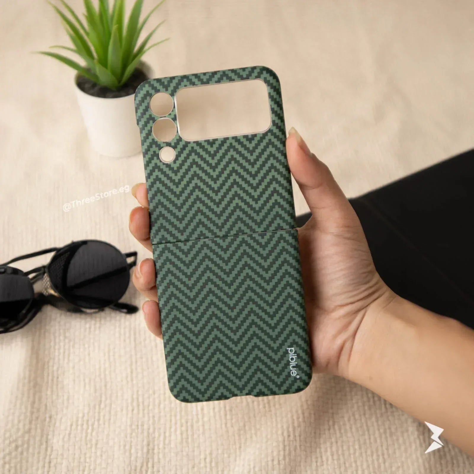 Piblue V-Shaped Kevlar Case Samsung Z Flip 4 - Three