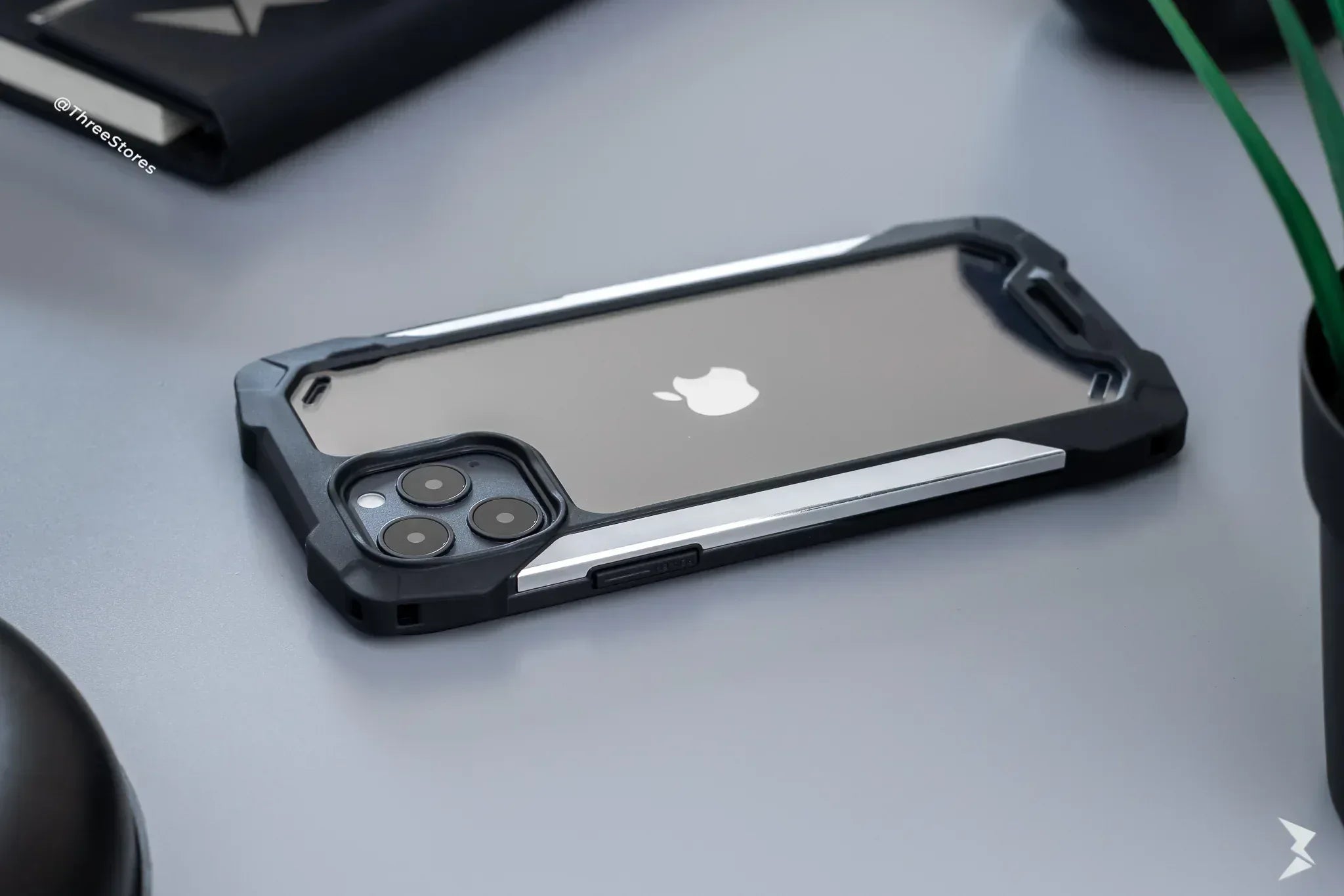 Mcalen Shield Transparent Case iPhone 12 / 12 Pro - Three
