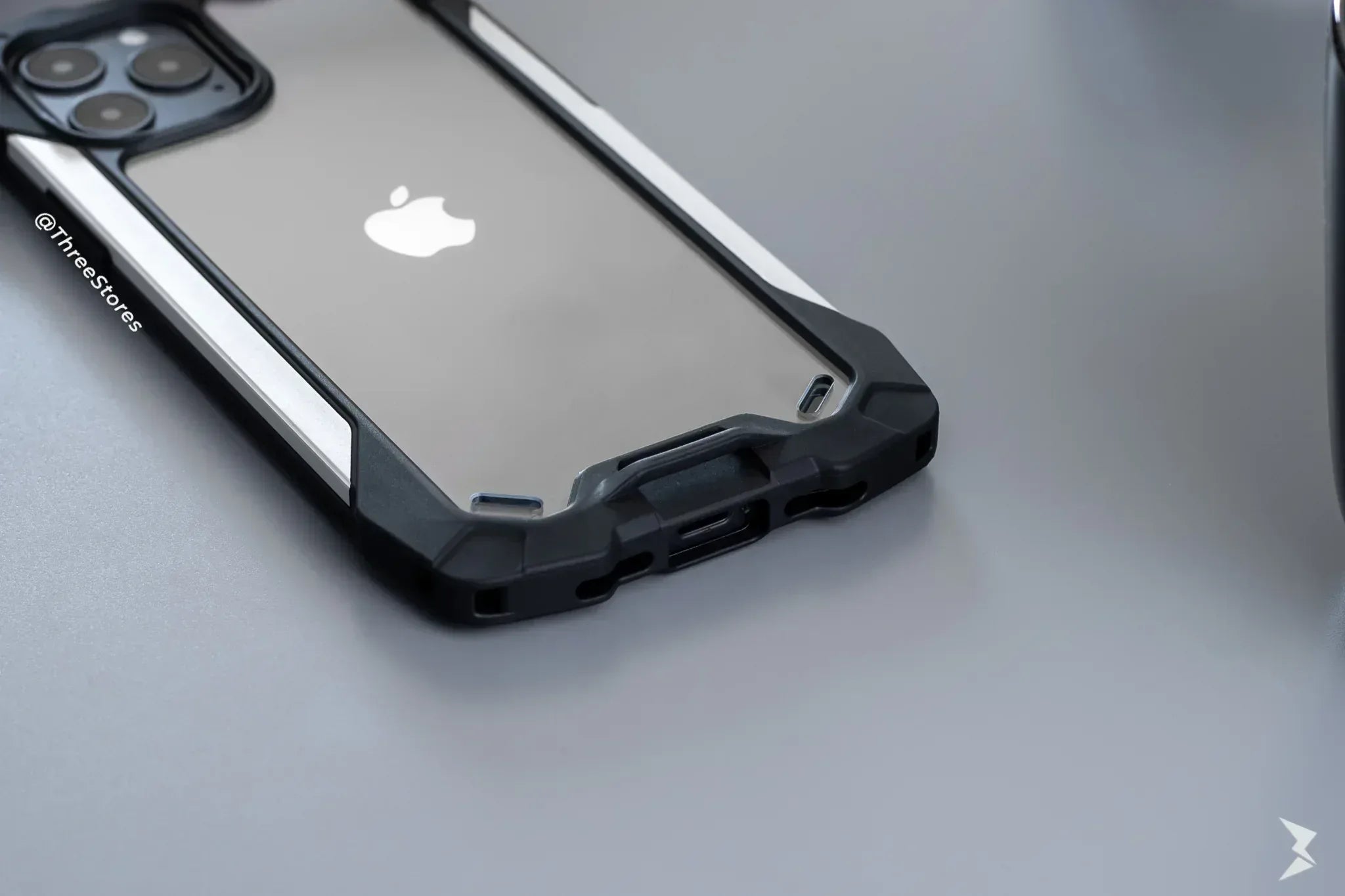 Mcalen Shield Transparent Case iPhone 12 / 12 Pro - Three