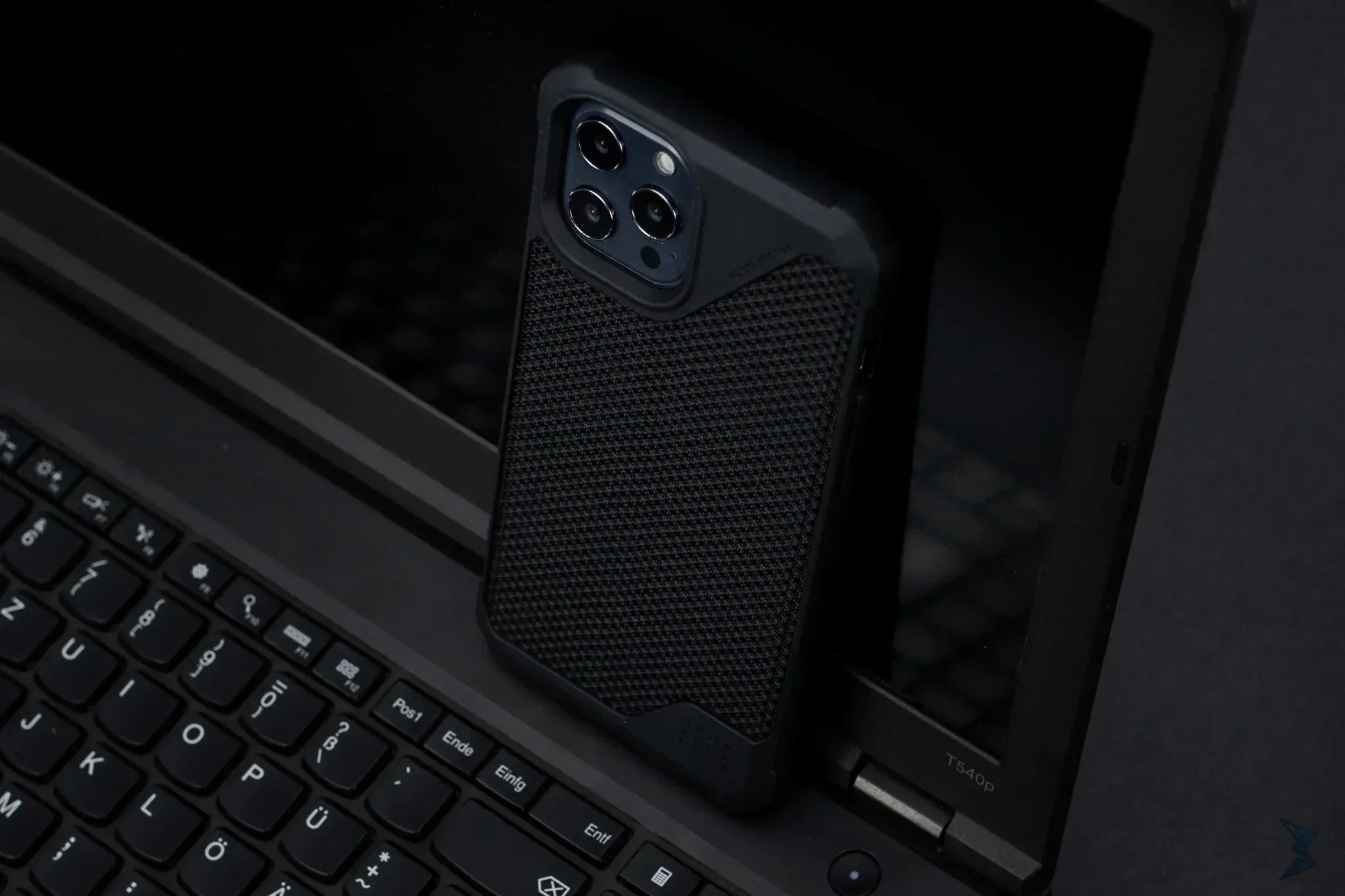 UAG Metropolis Textured Case iPhone 12 / 12 Pro - Three