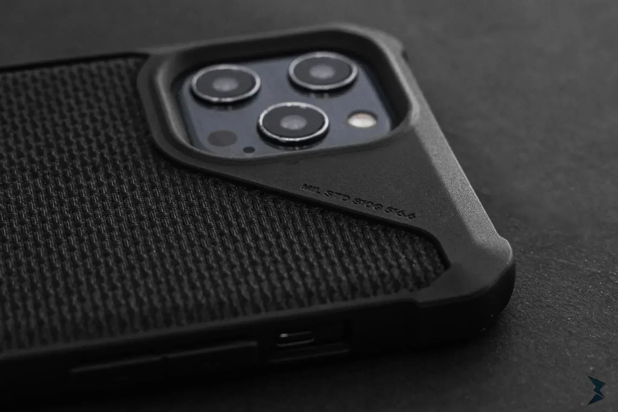 UAG Metropolis Textured Case iPhone 12 / 12 Pro - Three