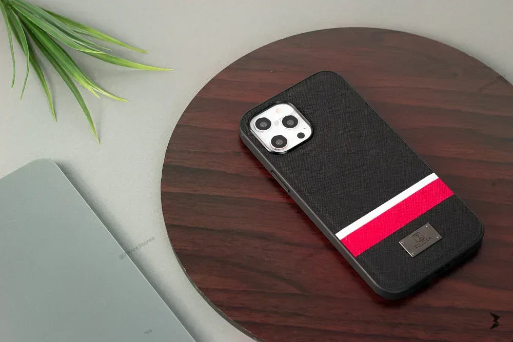 Puloka Textured Case iPhone 11 - Three