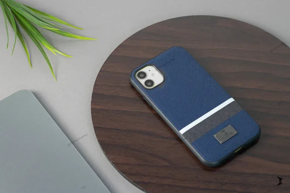 Puloka Textured Case iPhone 11 - Three