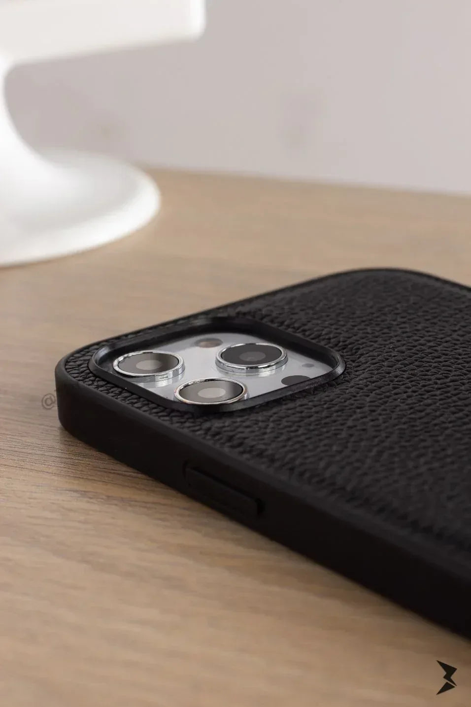 Keephone Earl Leather Case iPhone 12 / 12 Pro - Three