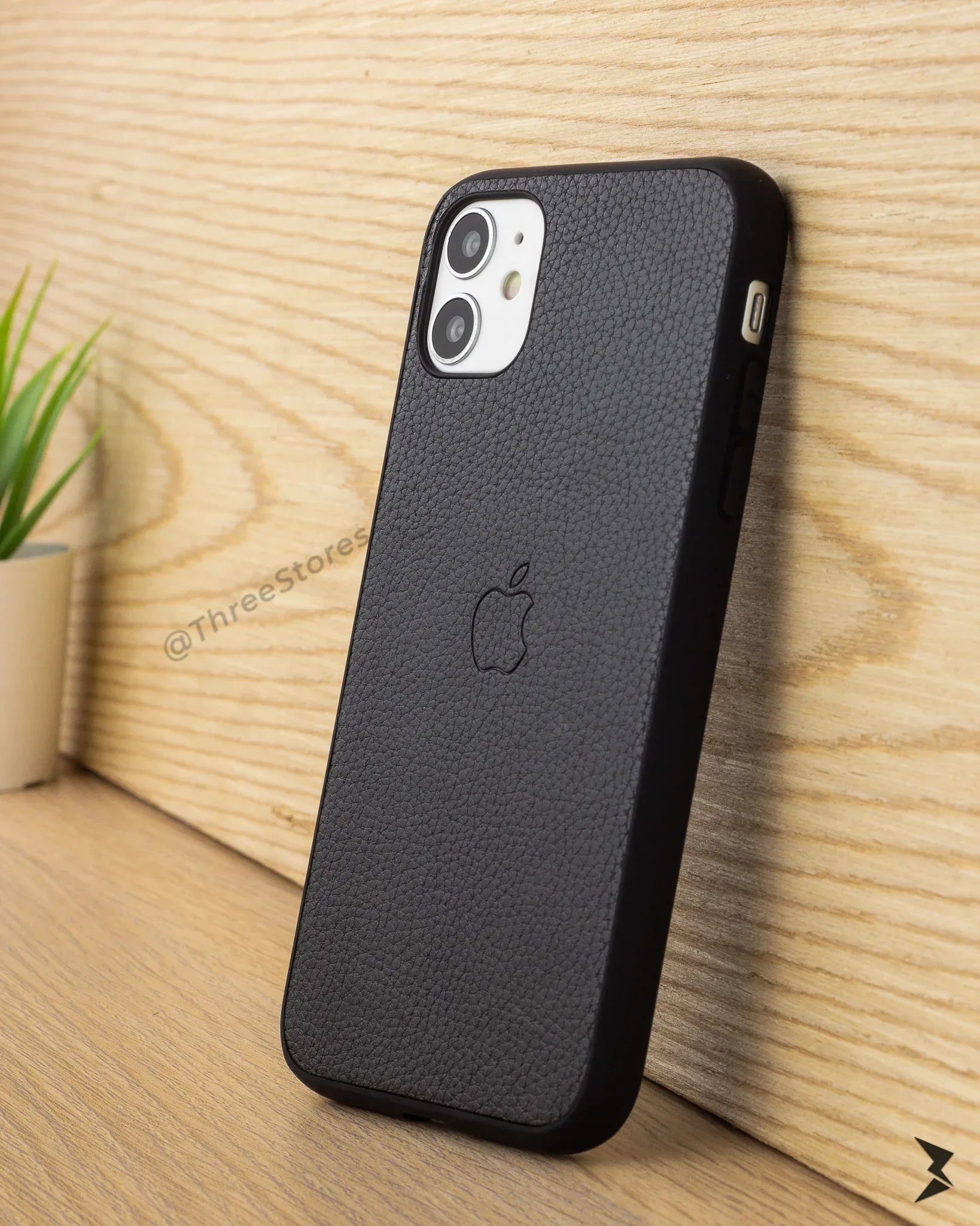 Slim Leather Case iPhone 11 - Three