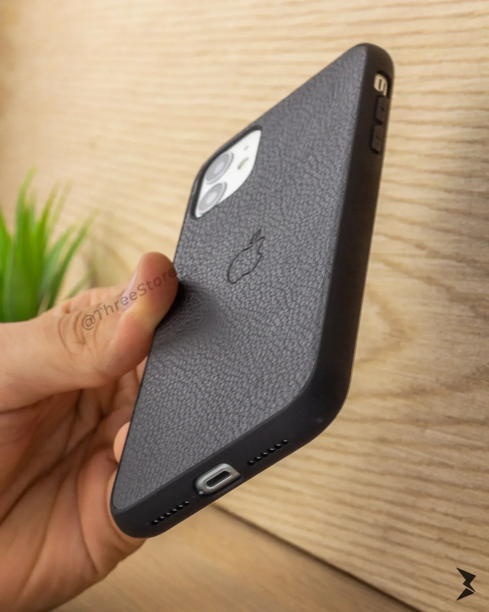 Slim Leather Case iPhone 11 - Three