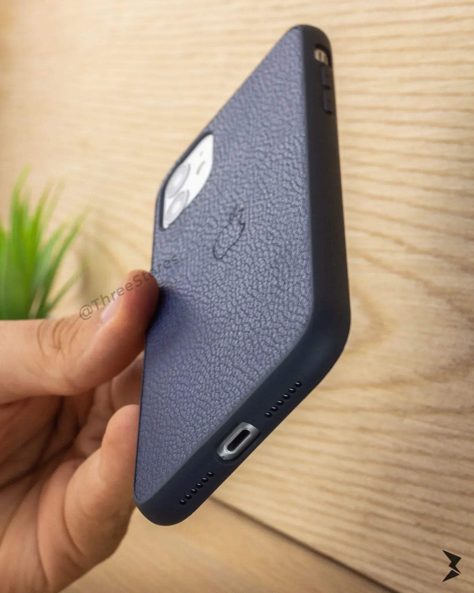 Slim Leather Case iPhone 11 - Three