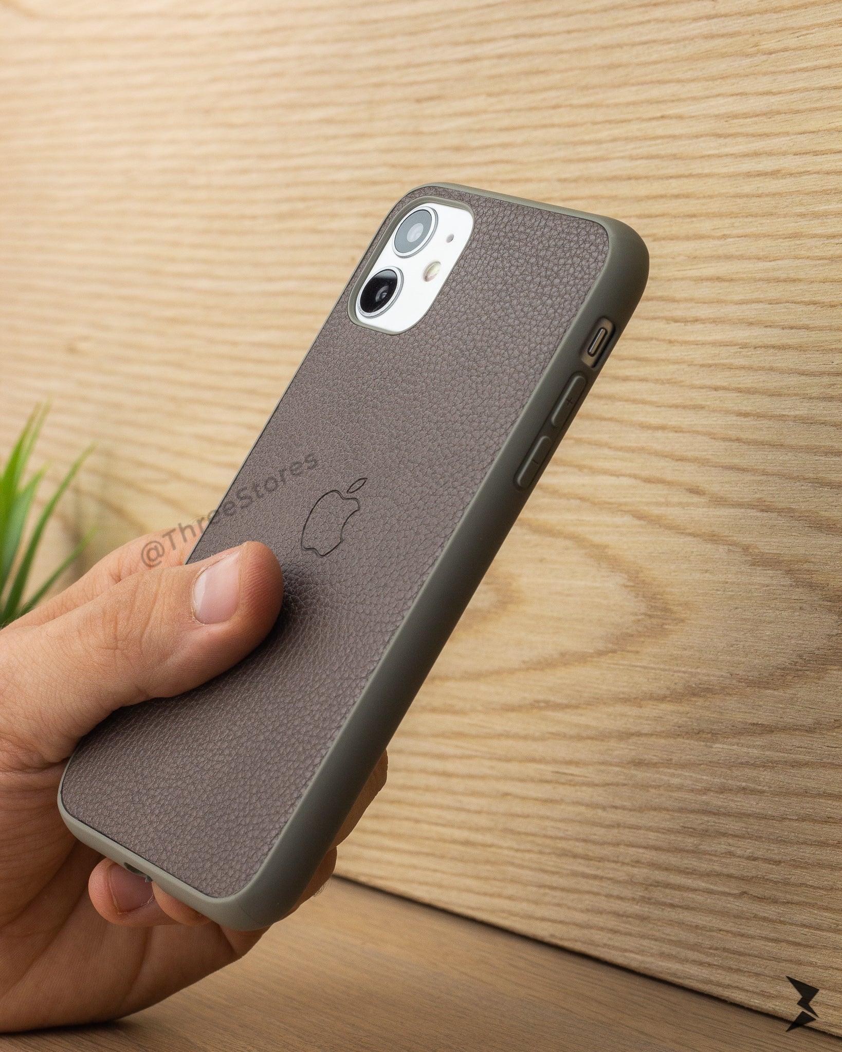 Slim Leather Case iPhone 11 - Three