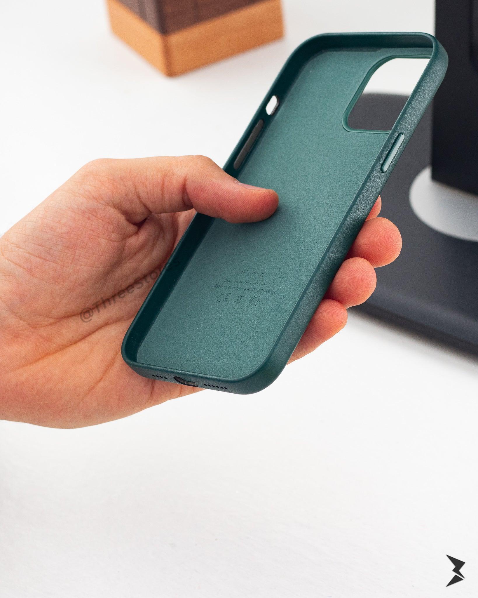 Leather Case iPhone 11 - Three