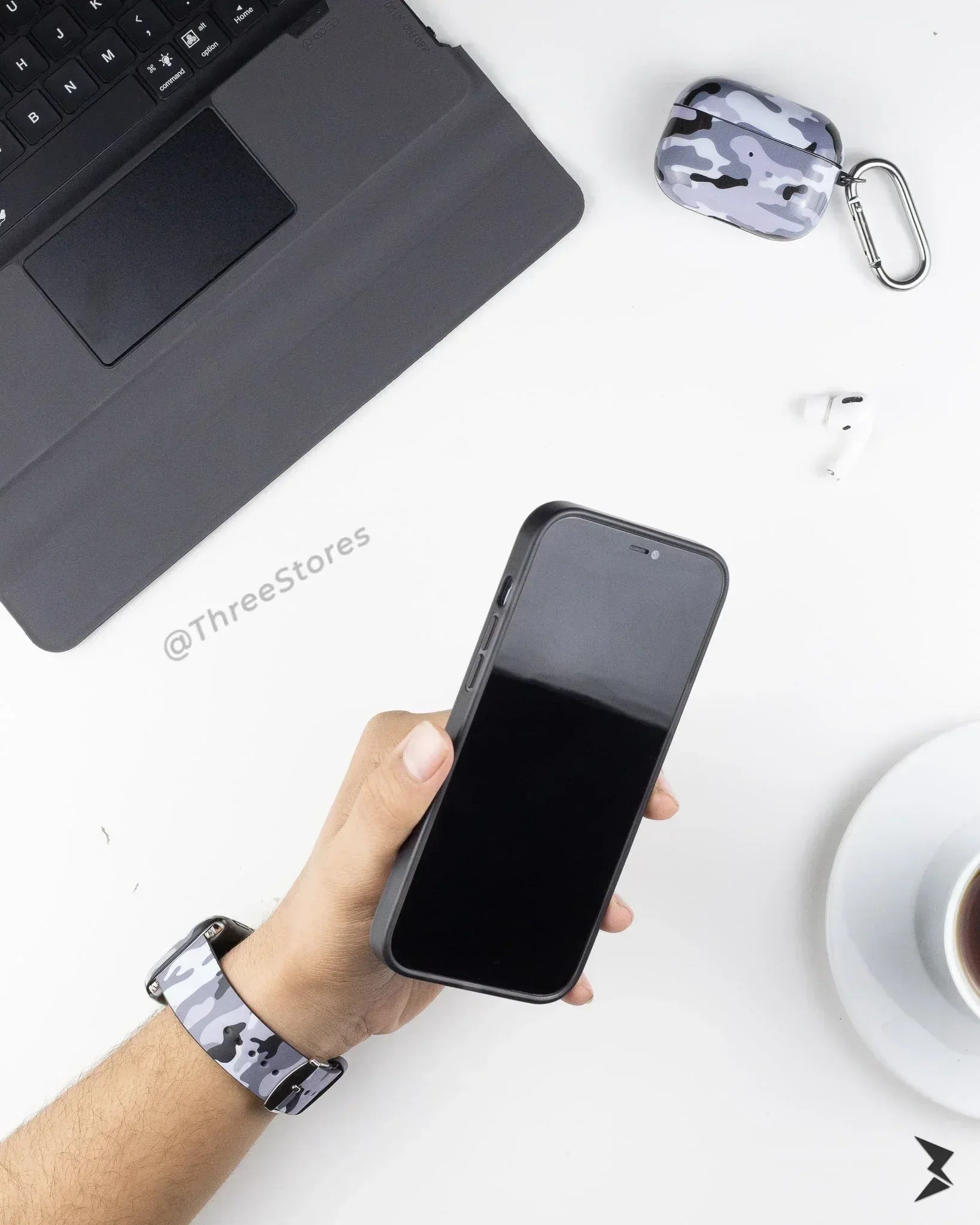 Moca Magnet Case iPhone 13 Pro - Three
