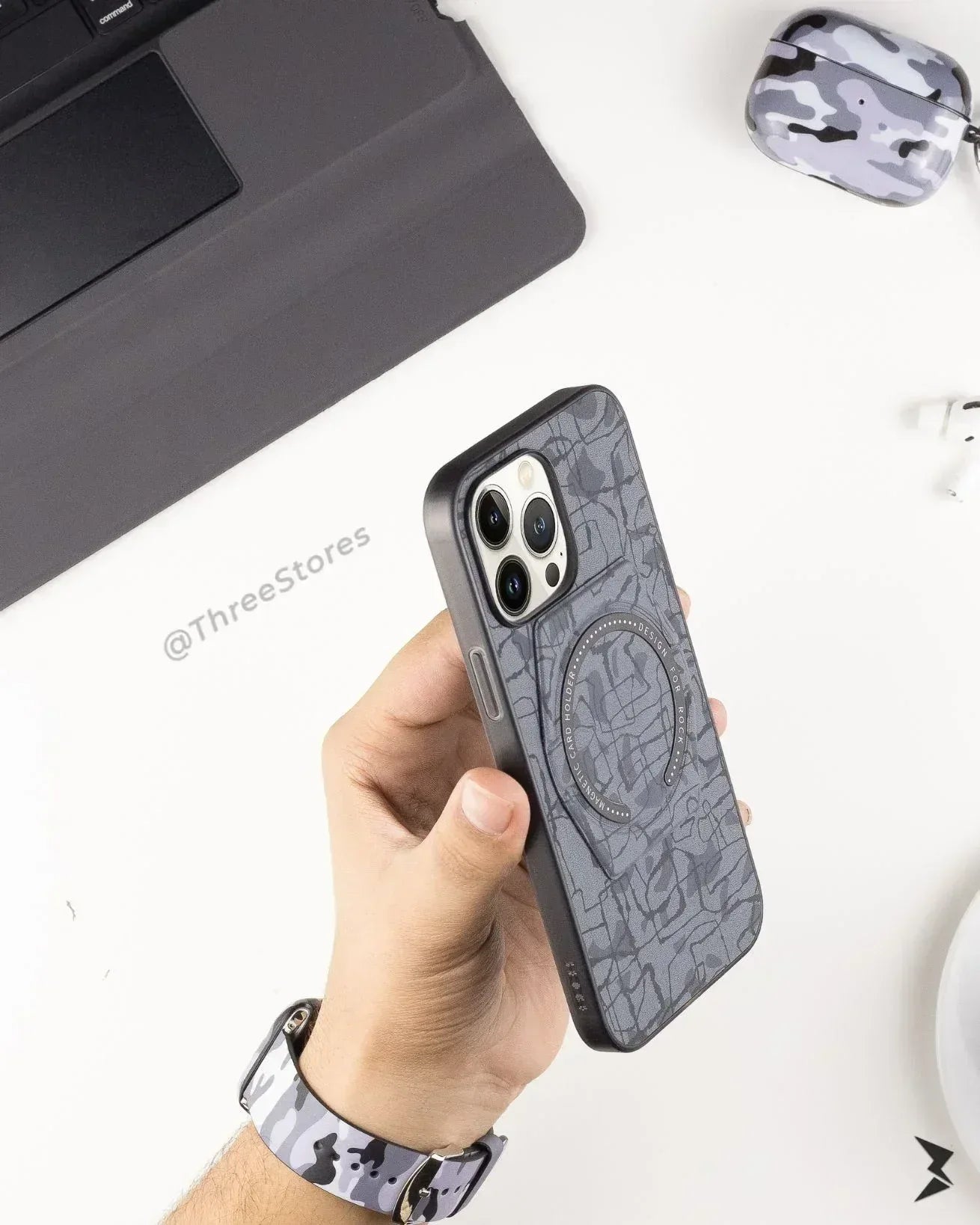 Moca Magnet Case iPhone 13 Pro - Three