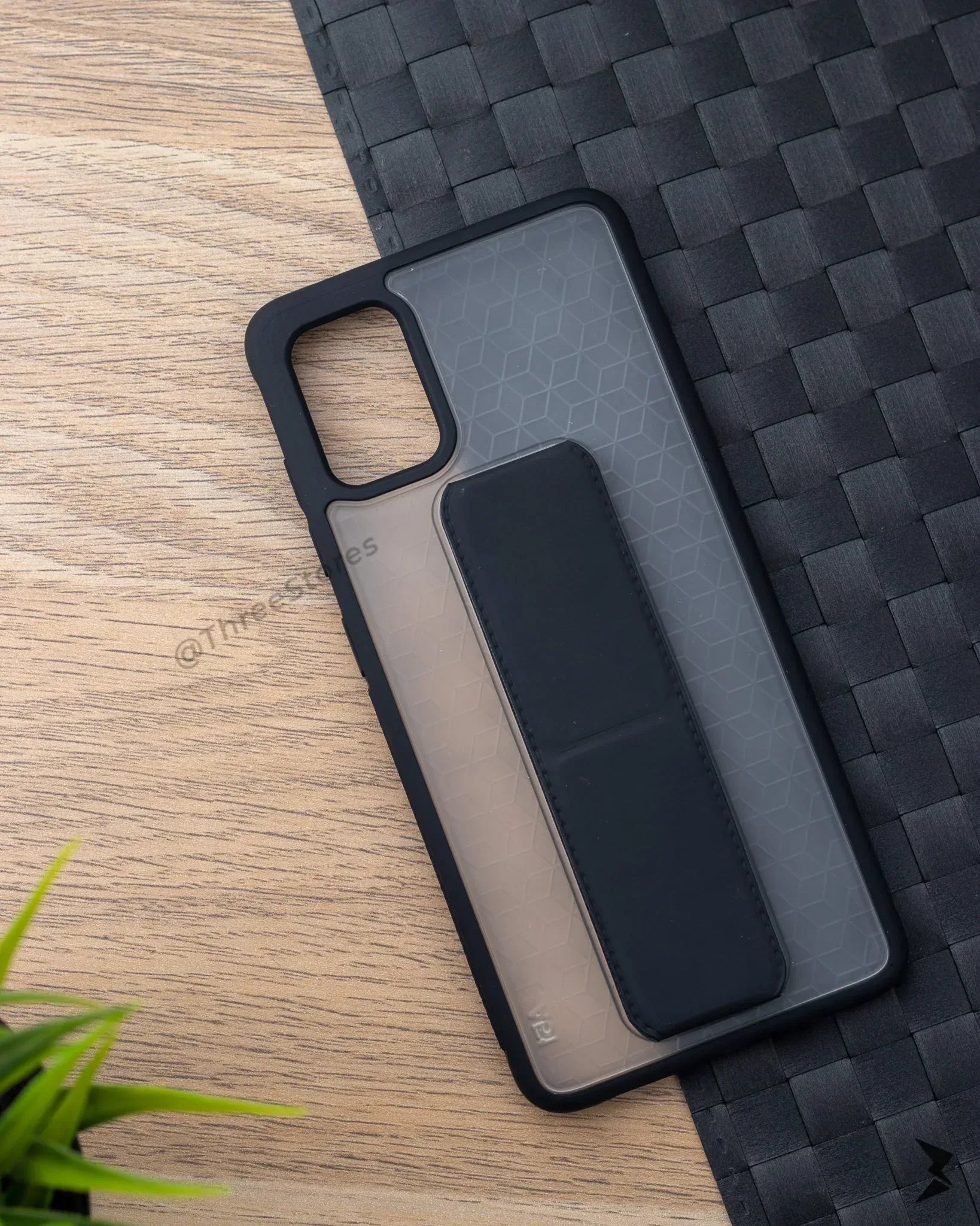 Carbon Hand Case Samsung A51 - Three