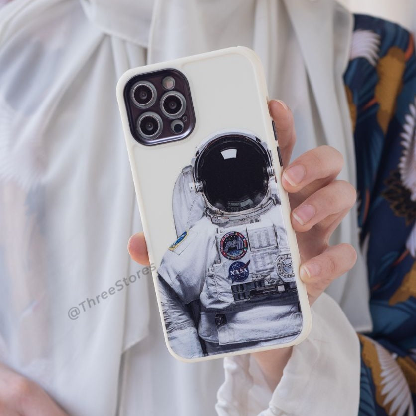 2022-05-21 Printed case iPhone 11, 12 pro max OUTPUT FB-1