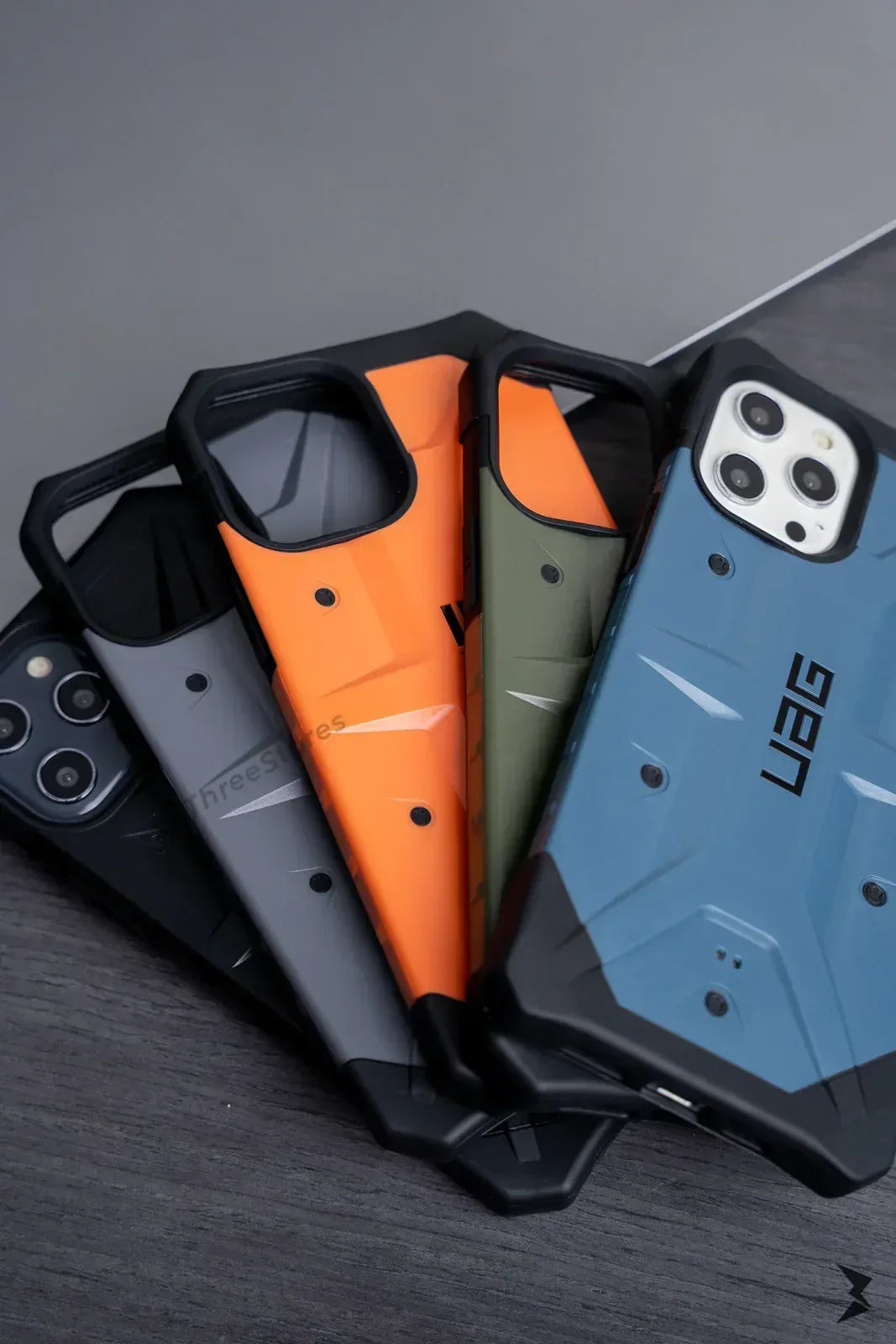 UAG Pathfinder Case iPhone 11 - Three