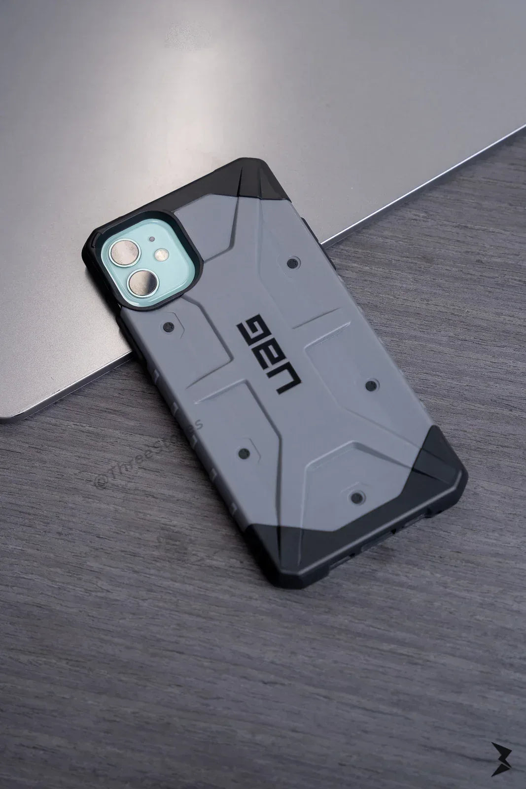 UAG Pathfinder Case iPhone 11 - Three