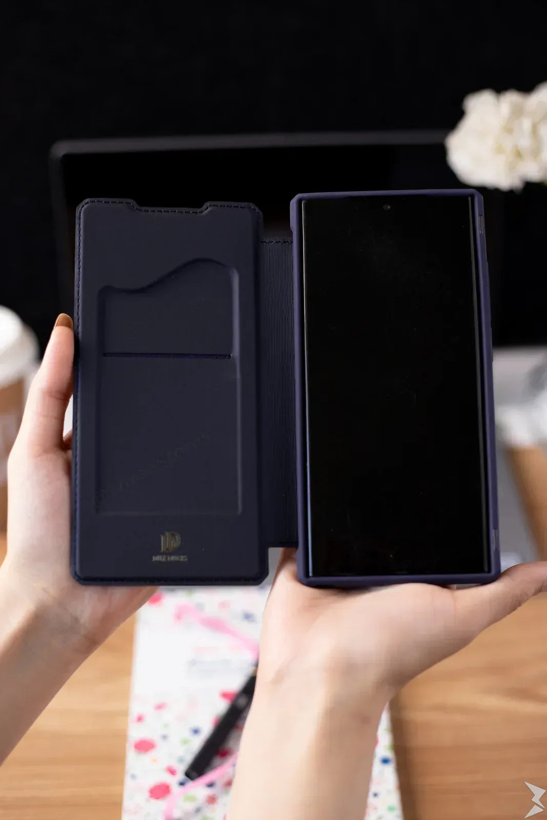 Dux Skin X Series Magnetic Flip Case Samsung A52 - Three