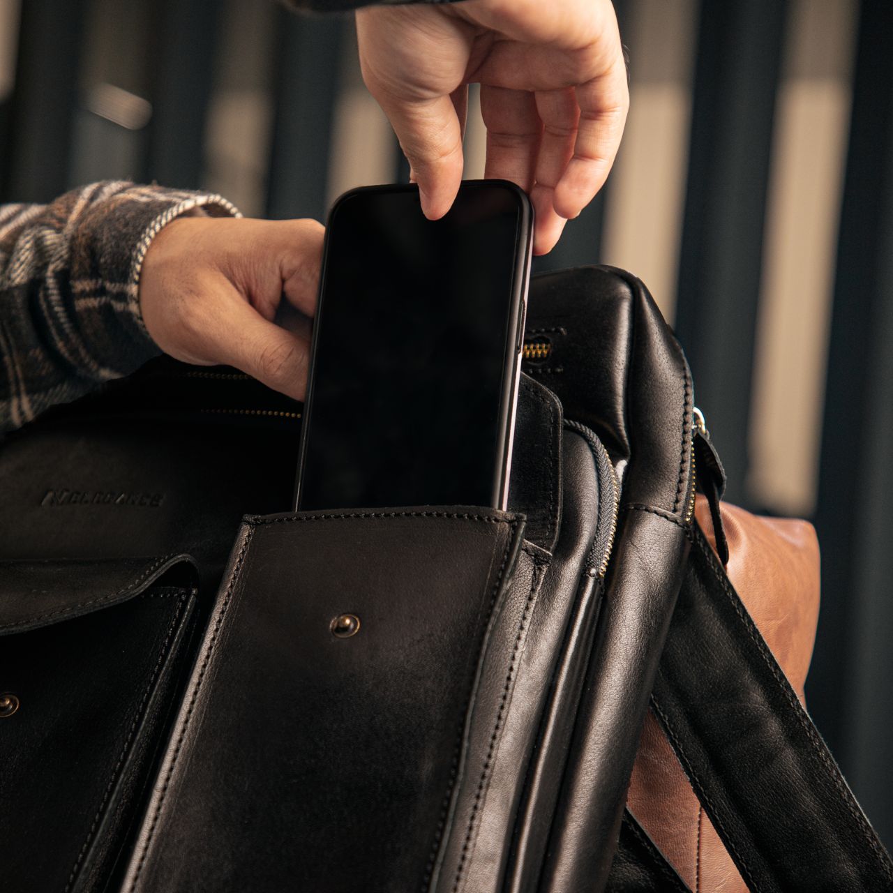 N Elegance Leather Bag