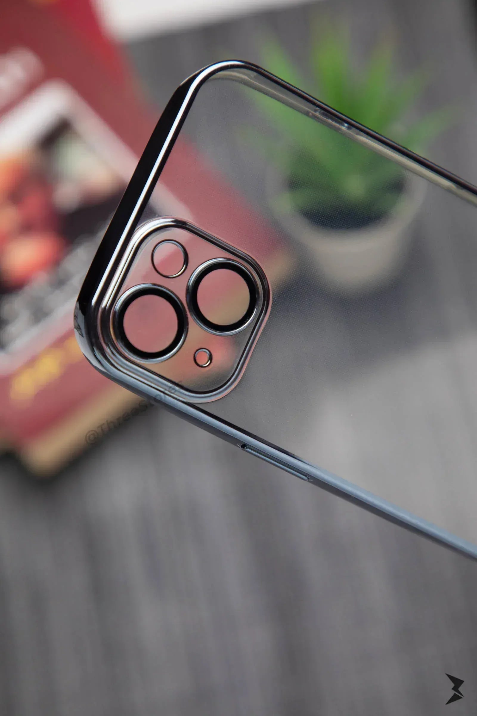 QY Glossy frame Camera Protective Case iPhone 13 - Three