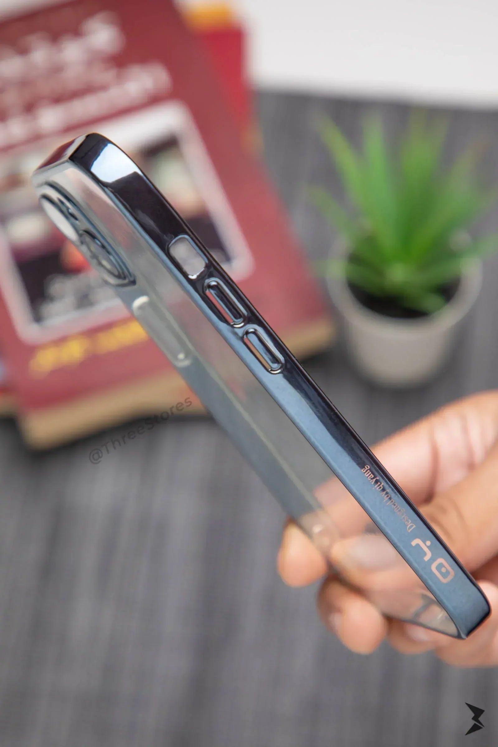 QY Glossy frame Camera Protective Case iPhone 13 - Three