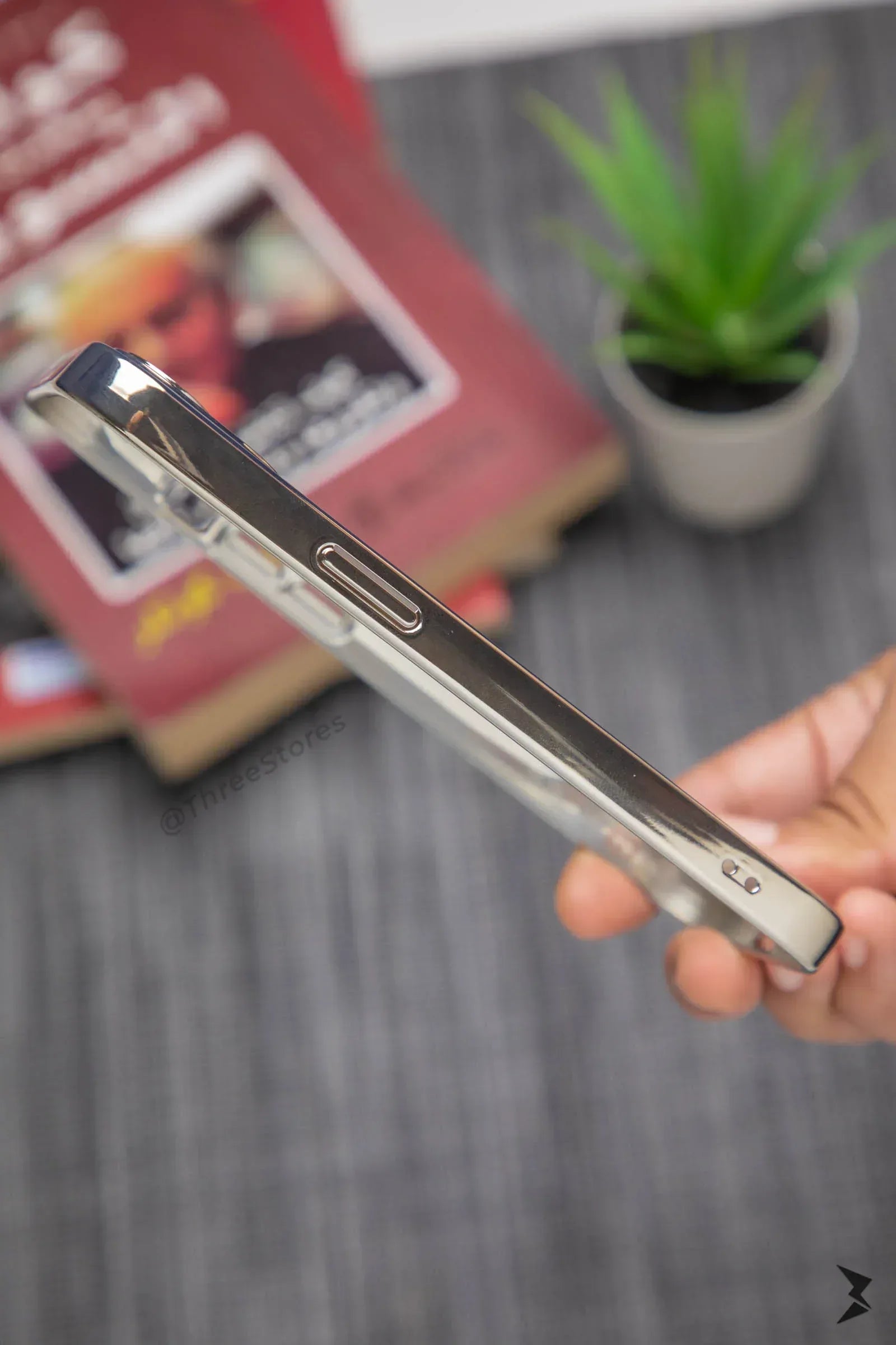 QY Glossy frame Camera Protective Case iPhone 13 - Three