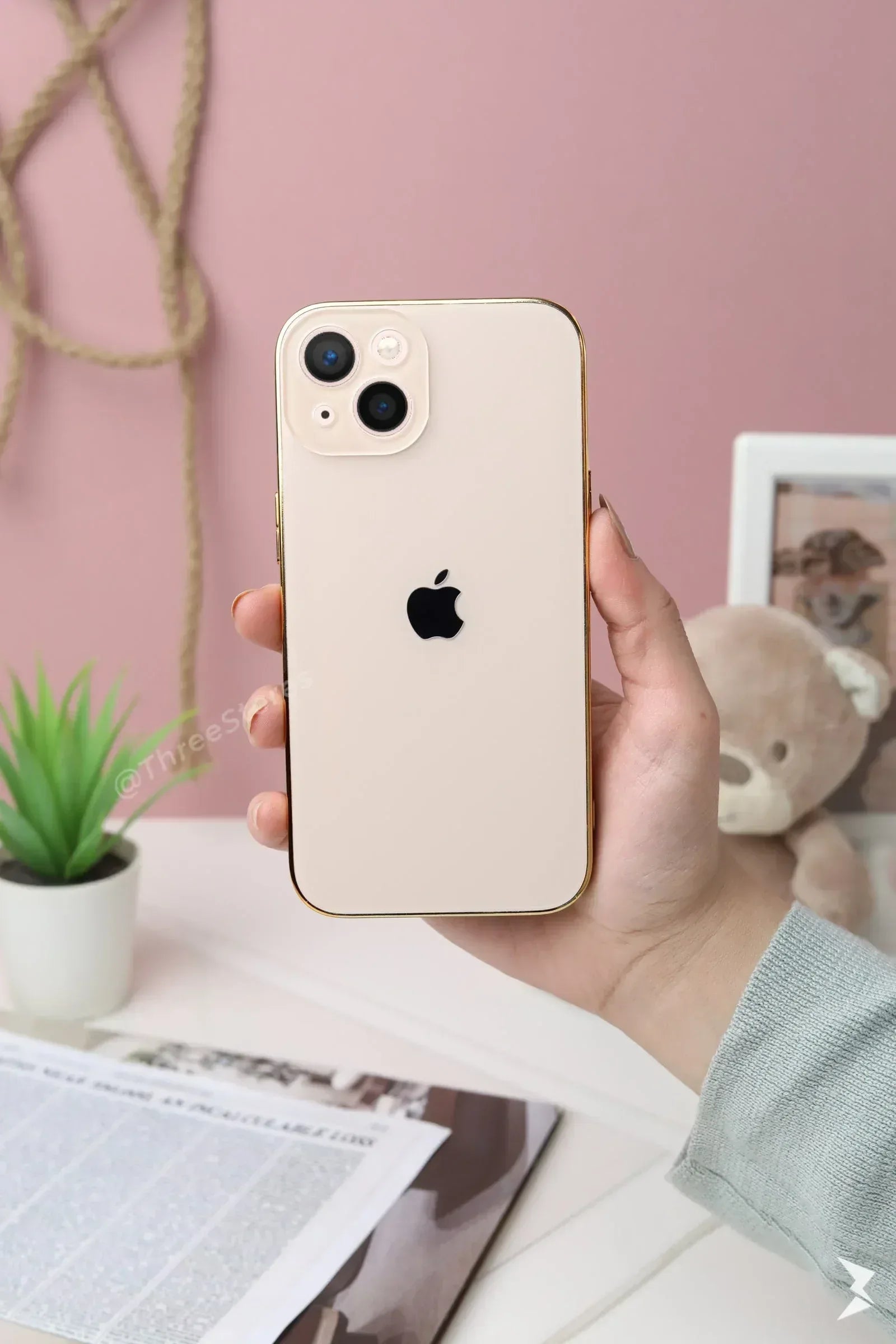 Premium skyfall Shockproof Case iPhone 14 - Three