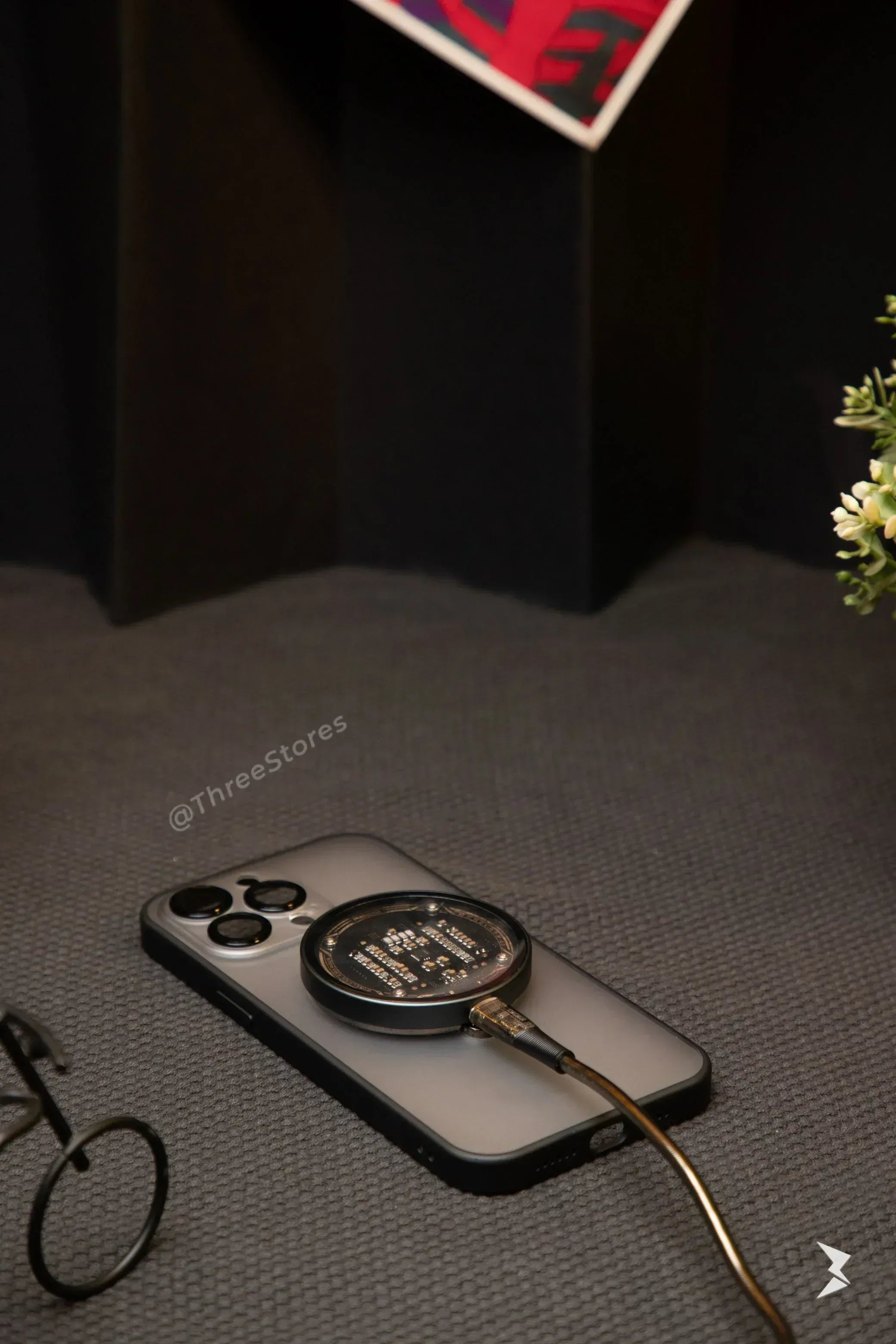 Recci Magnetic Holder Case iPhone 14 Pro Max - Three