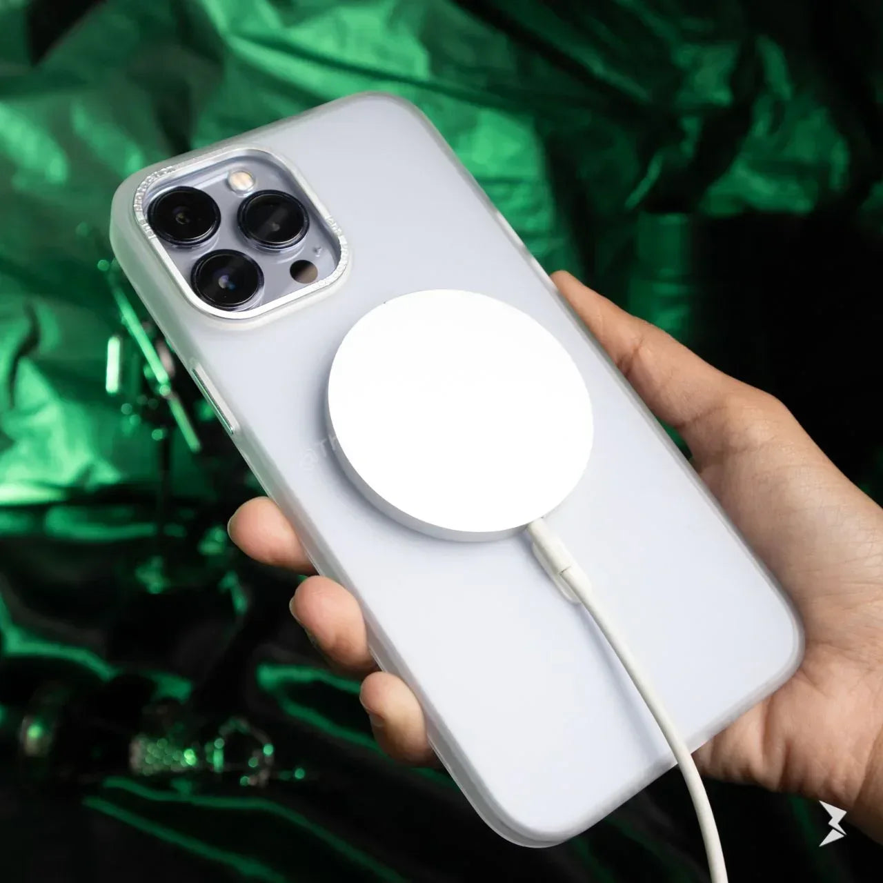 KN Blur Magsafe Case iPhone 13 Pro Max - Three