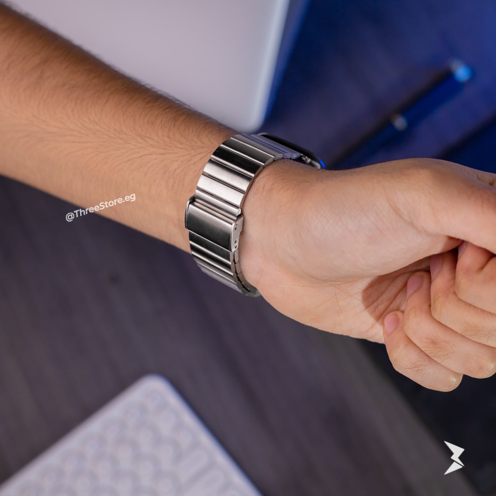Spigen Metal Band For Apple Watch