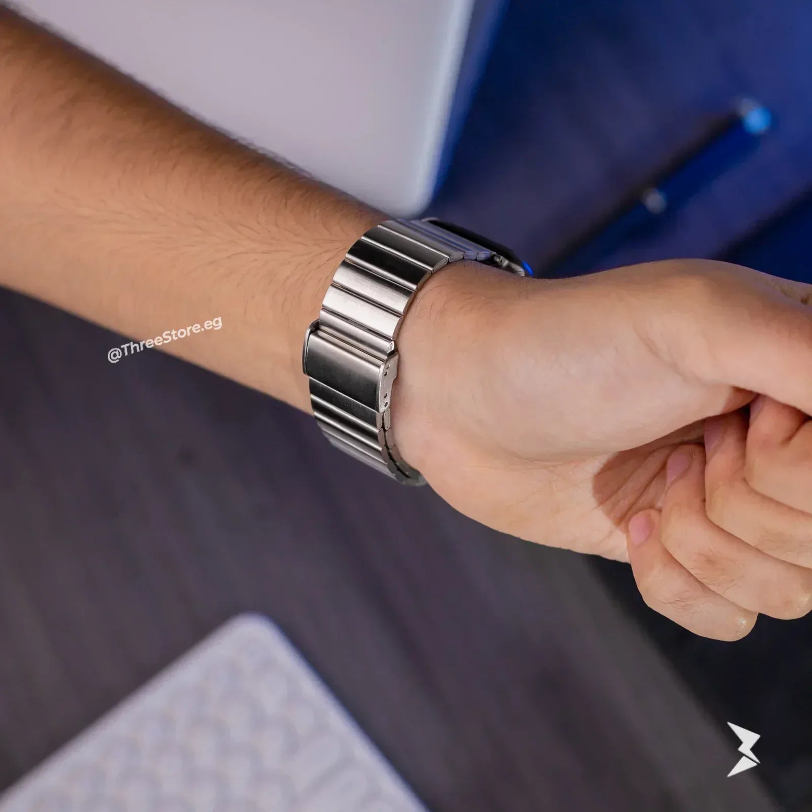 Spigen Metal Band For Apple Watch - Three