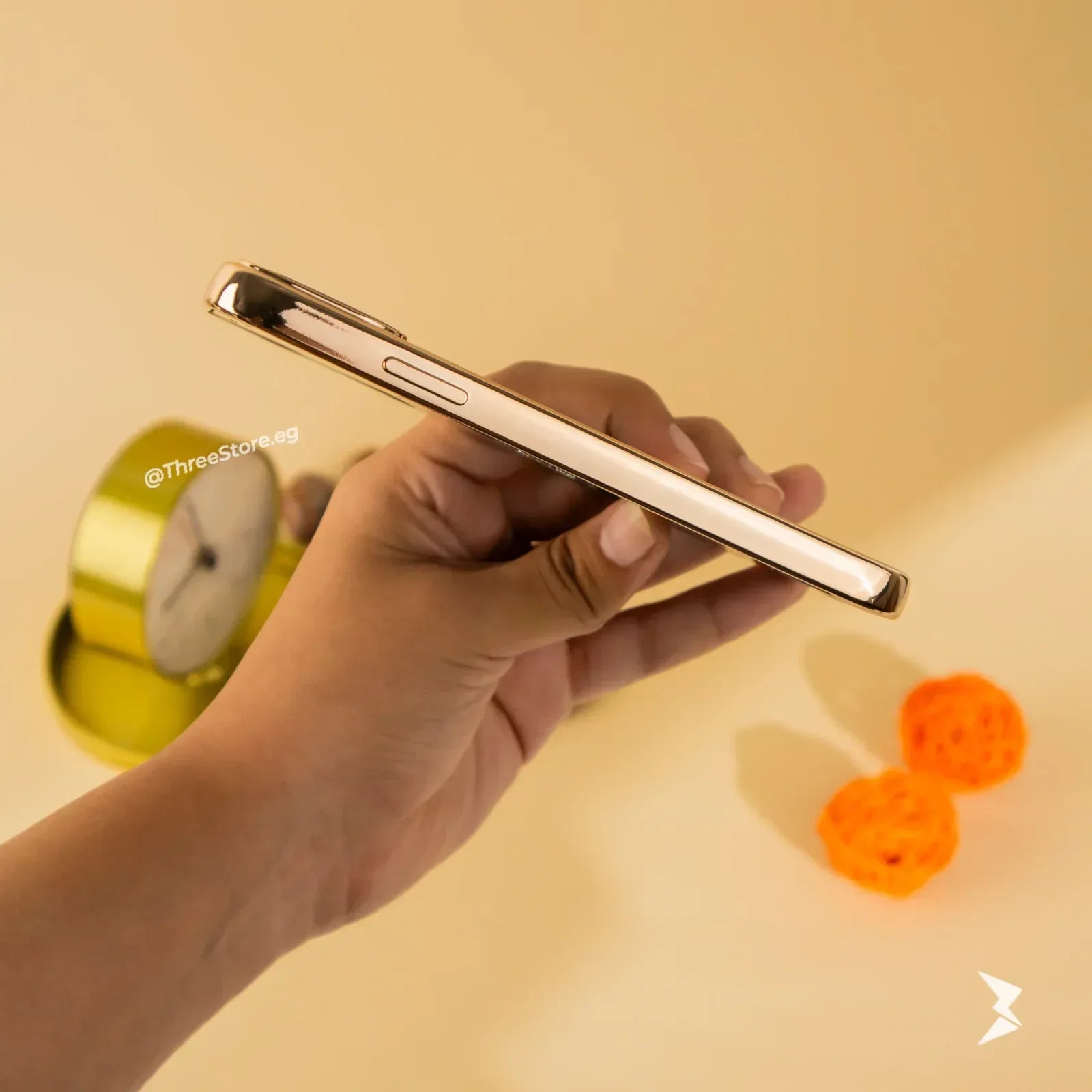 Large Window Transparent Case iPhone 11 - Three