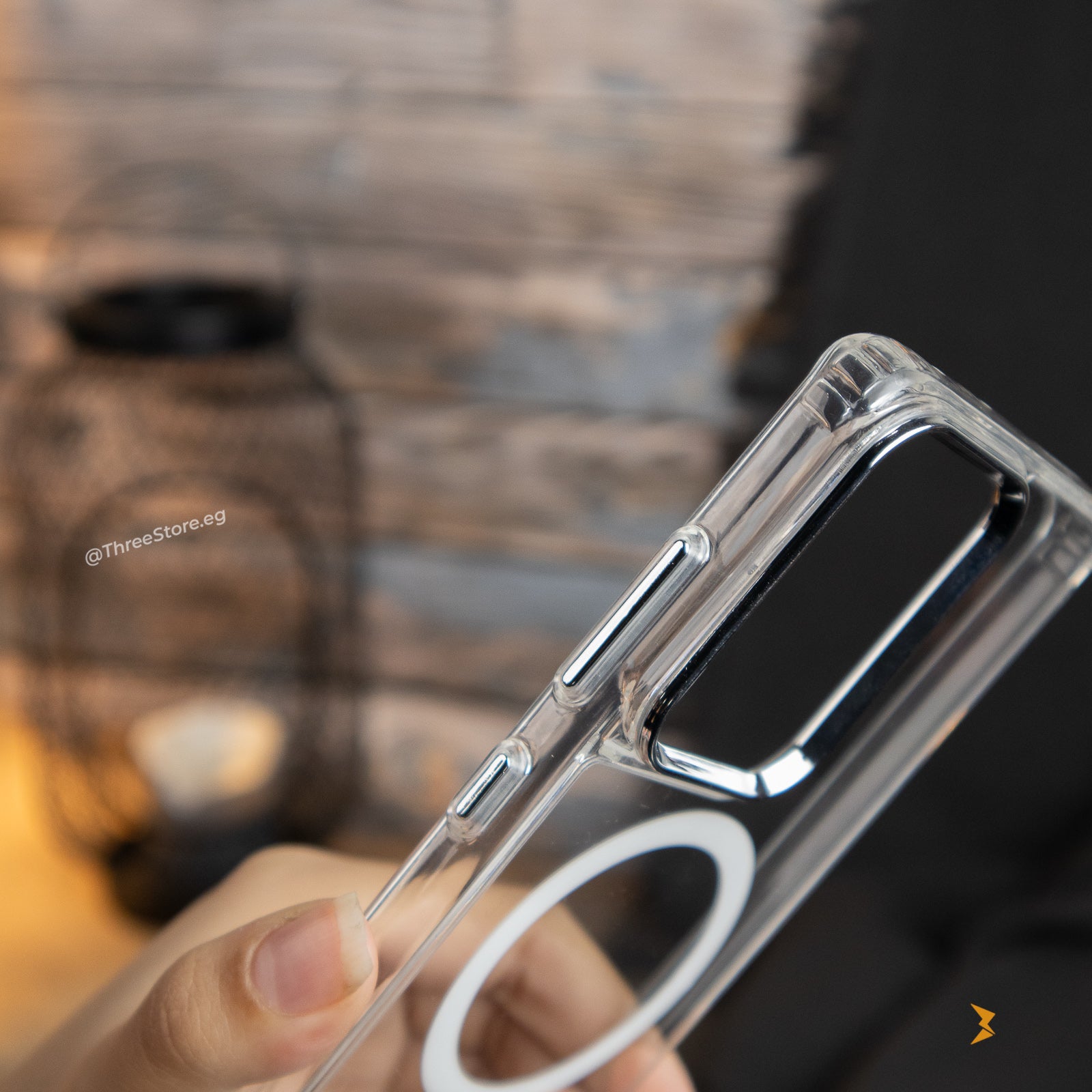 جراب شيرفورس الشفاف الذي يسمح بظهور جمال تصميم هاتف سامسونج اس 21 الترا