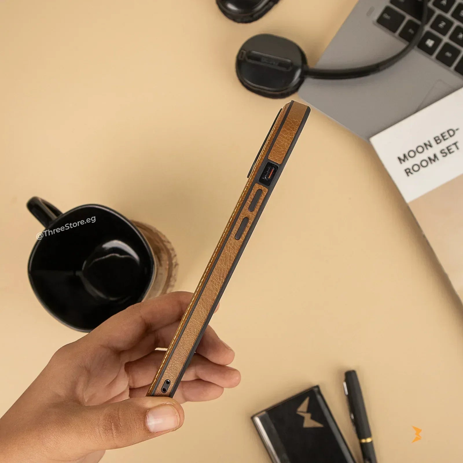 Prato Leather Case iPhone 13 Pro - Three