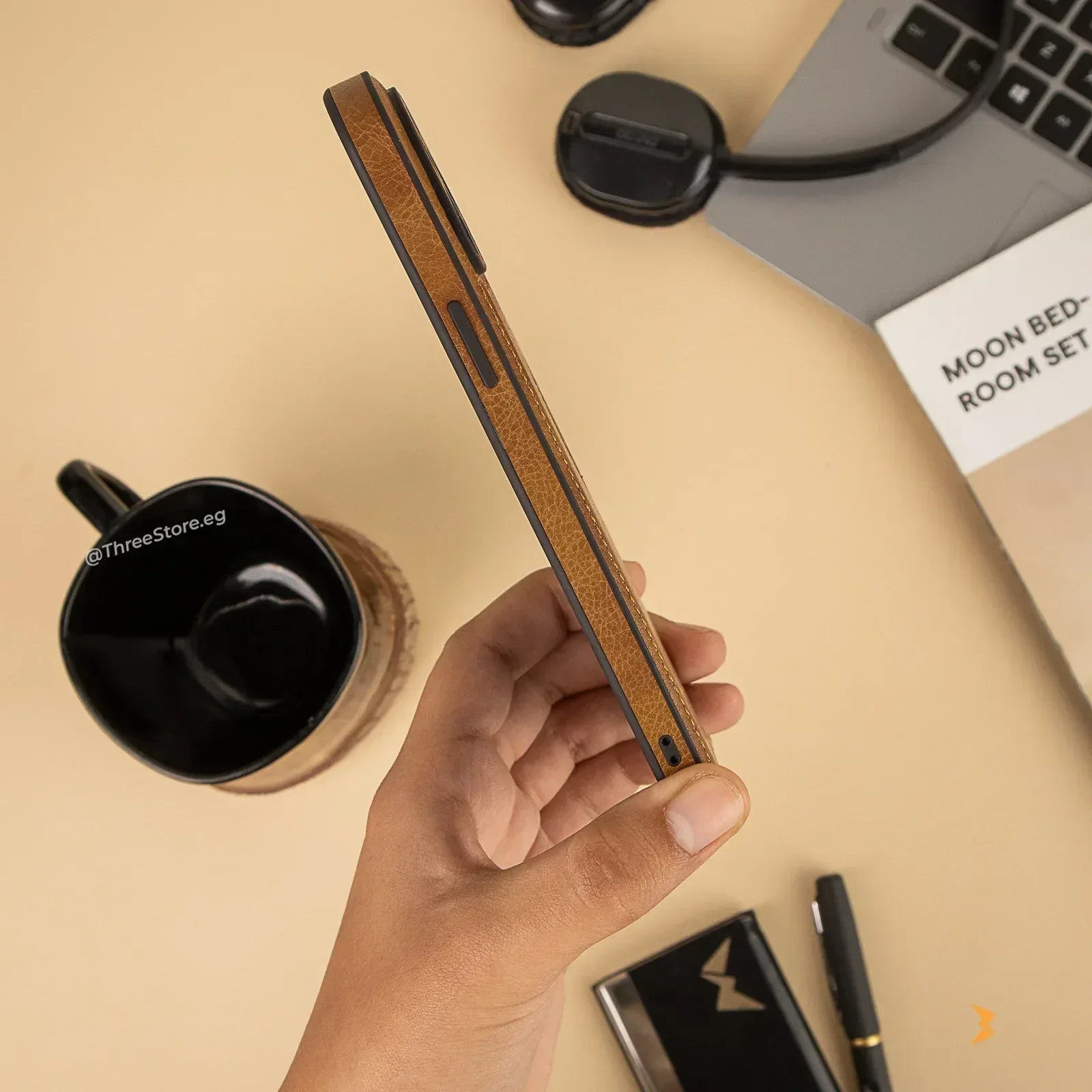 Prato Leather Case iPhone 13 Pro - Three