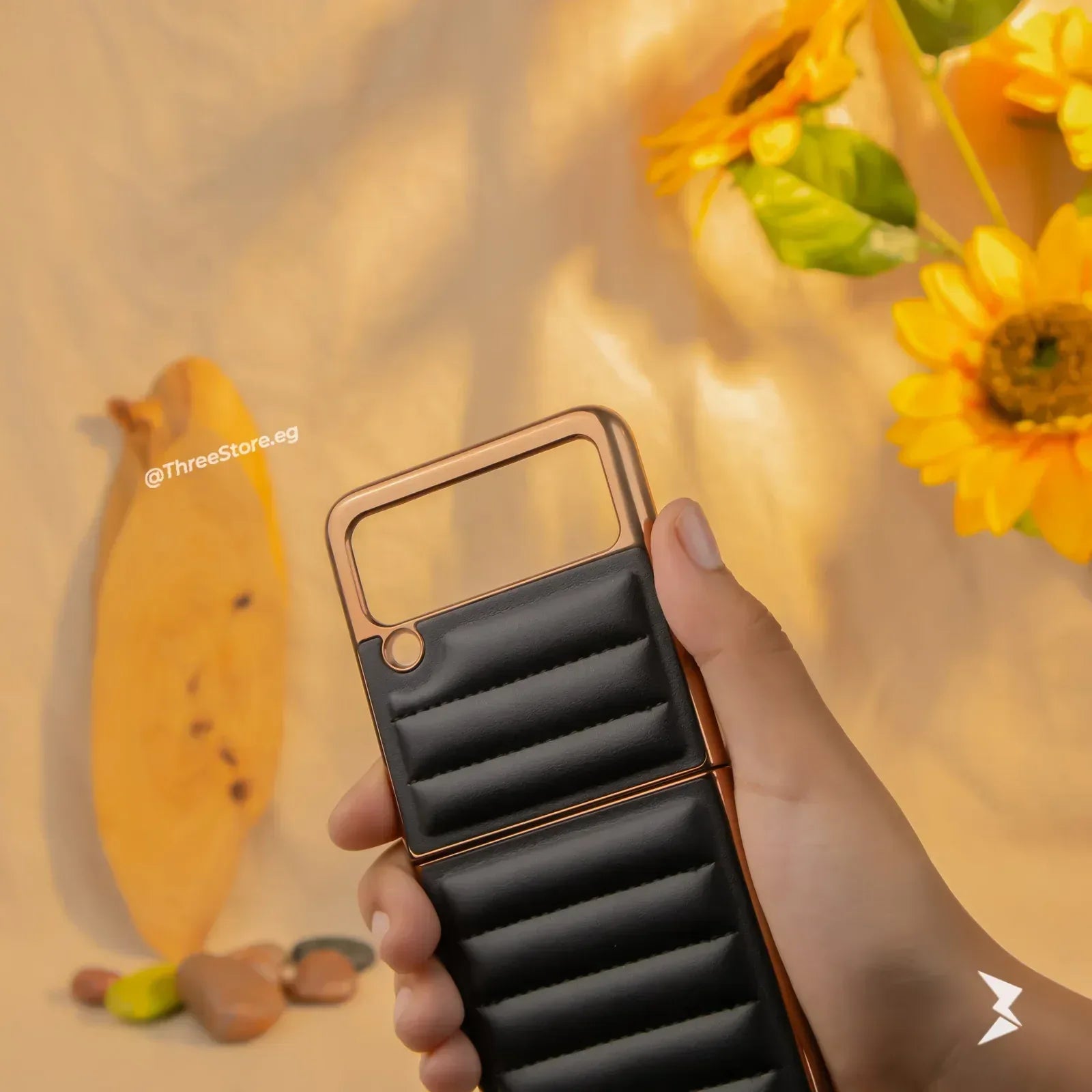 HDD Bomber Leather Case Samsung Z Flip 3 - Three