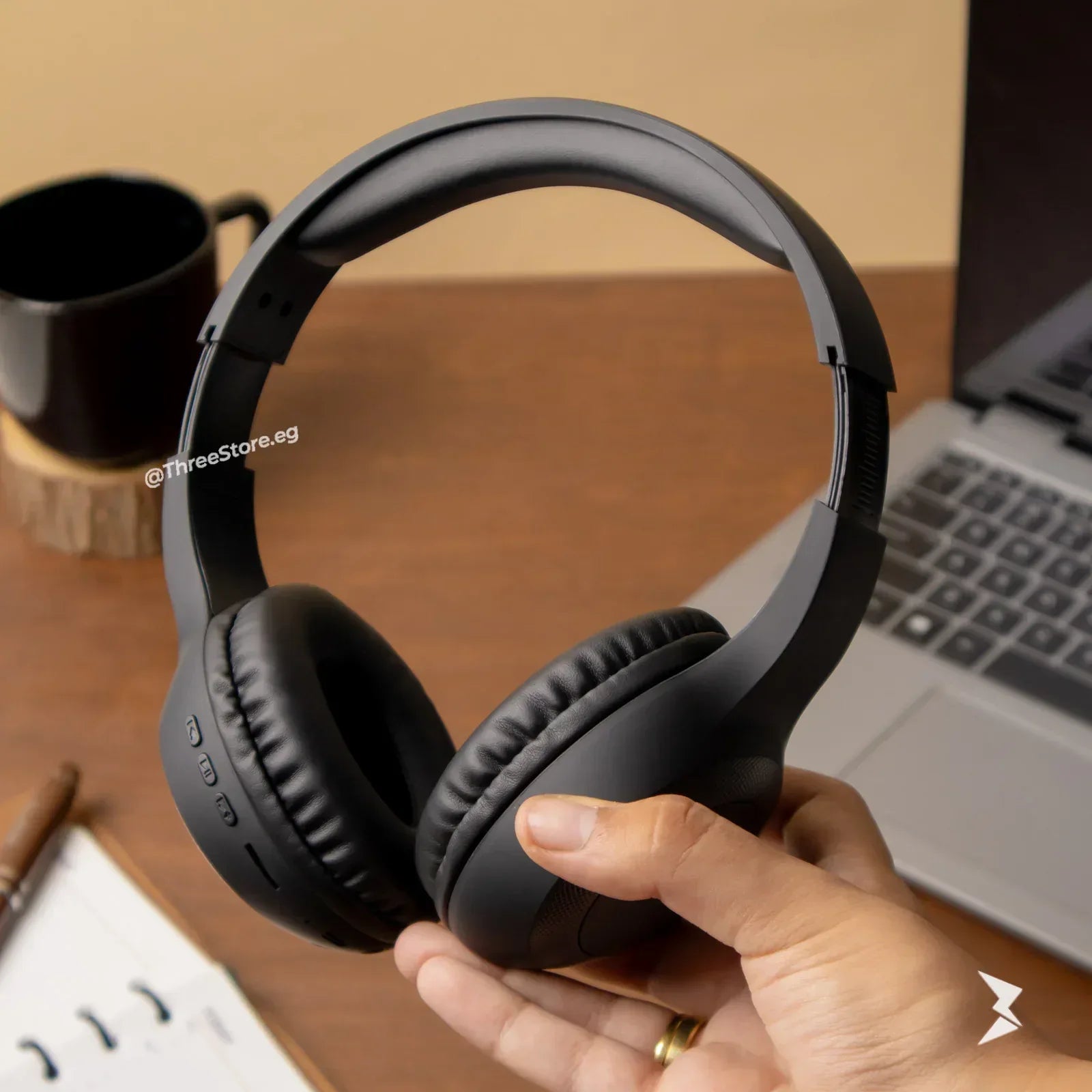 Celebrat Stereo Headphone A23 - Three