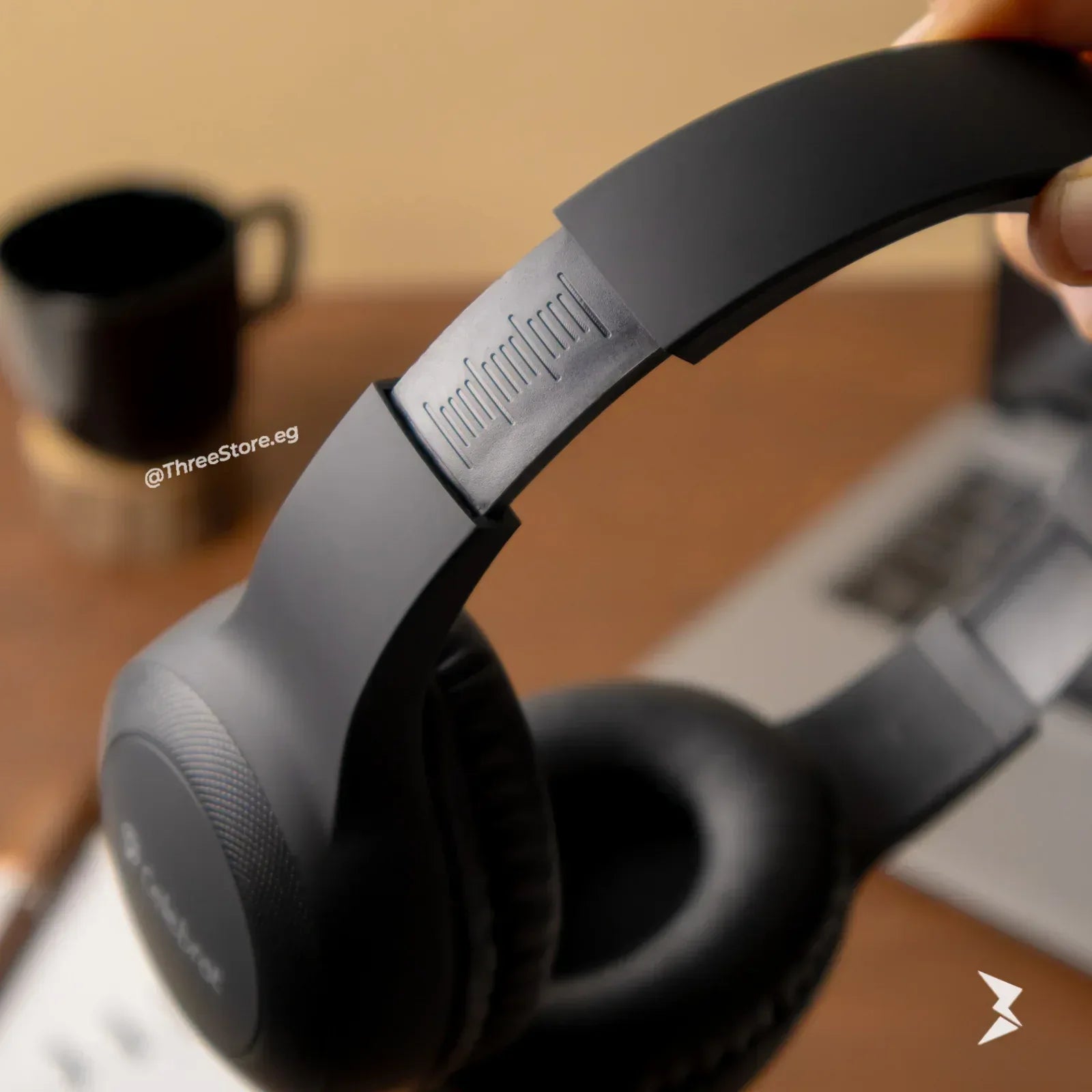 Celebrat Stereo Headphone A23 - Three