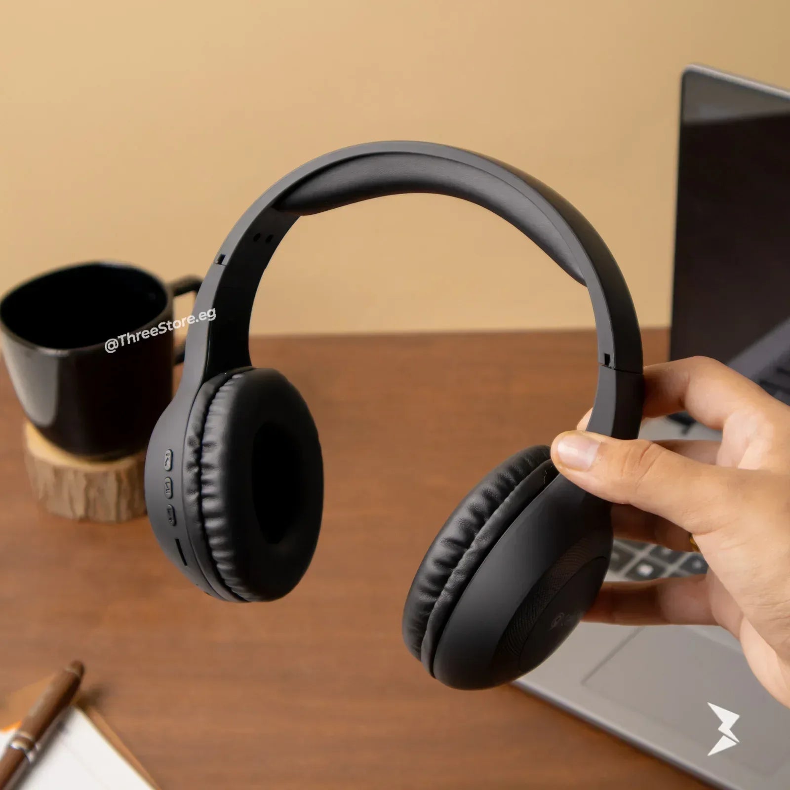 Celebrat Stereo Headphone A23 - Three