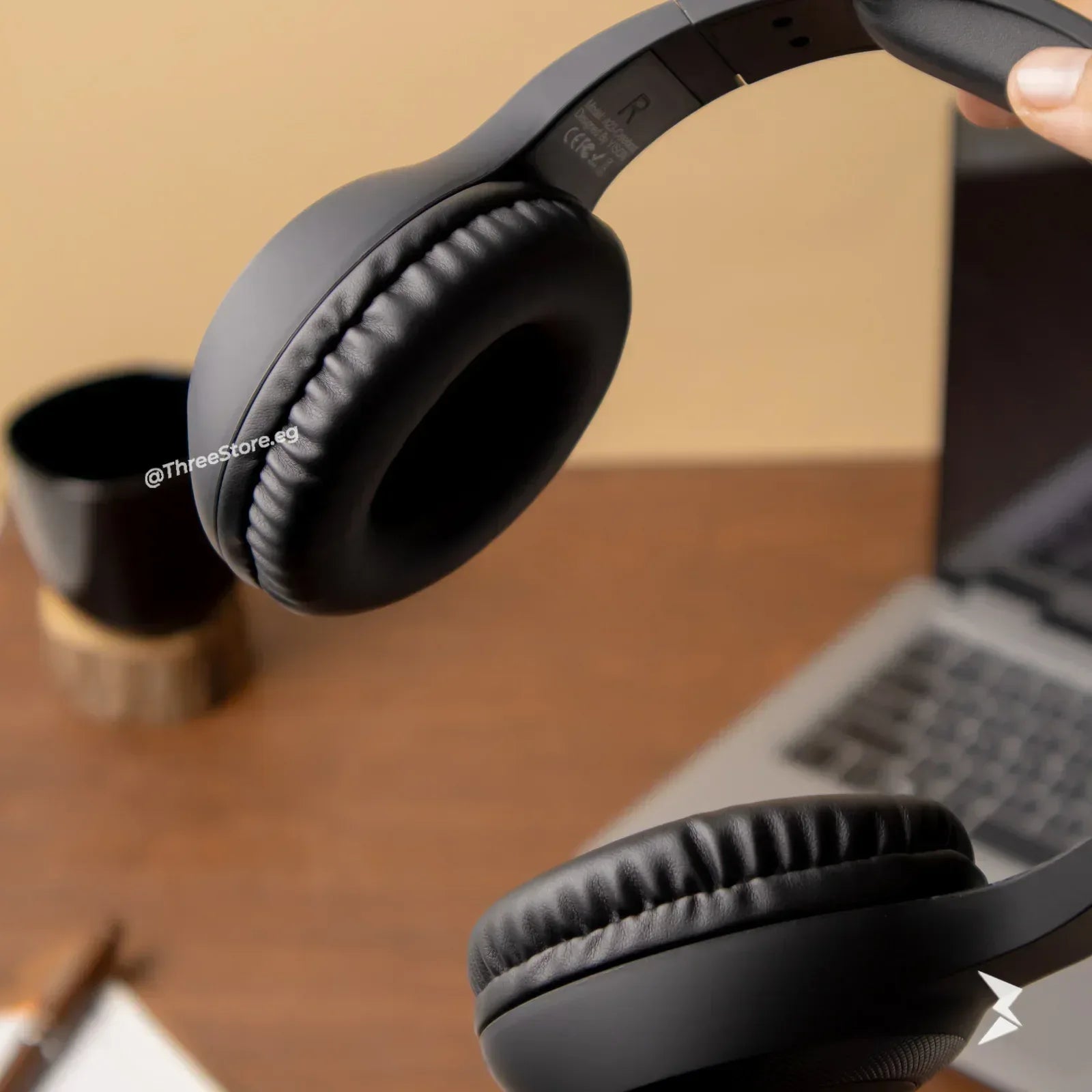 Celebrat Stereo Headphone A23 - Three