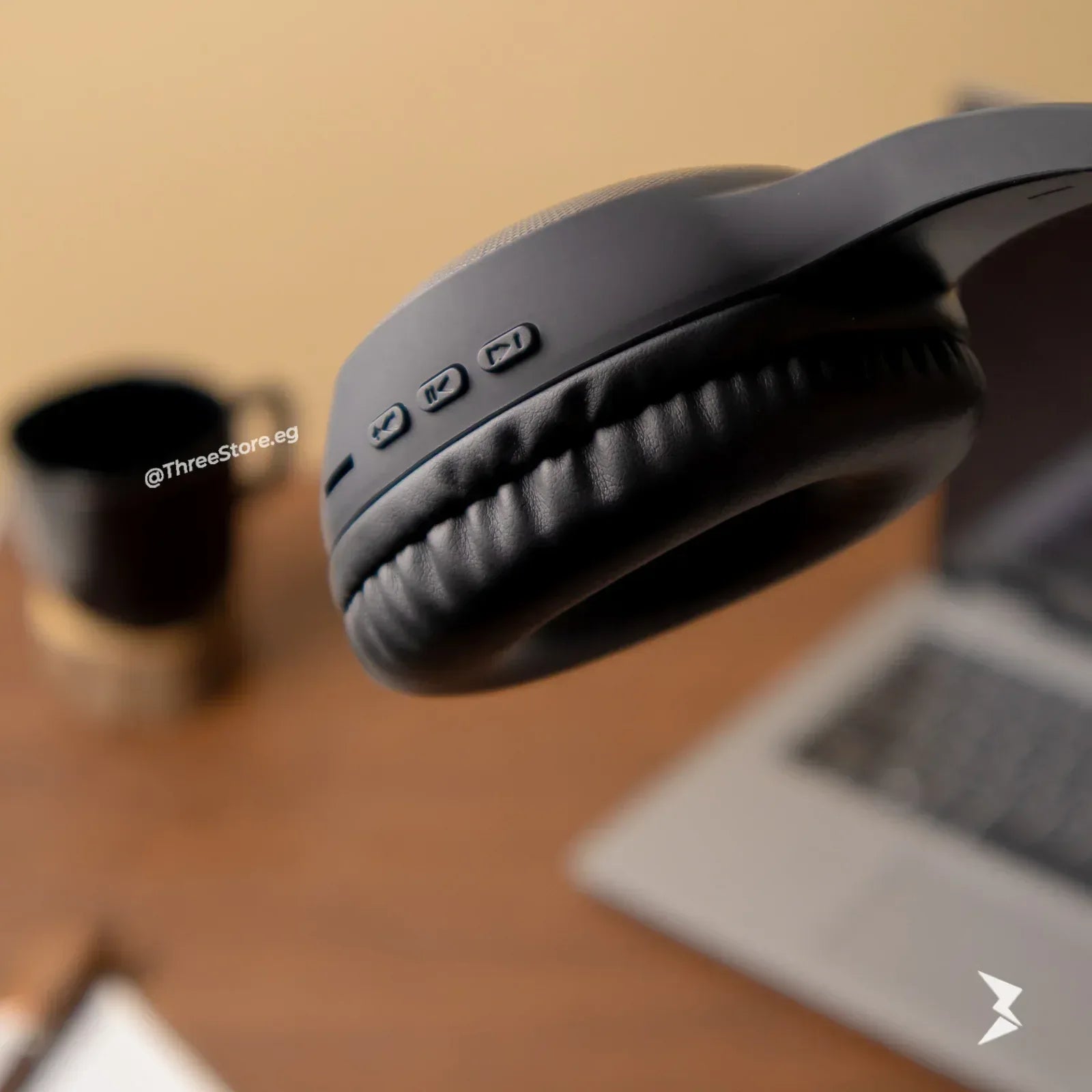 Celebrat Stereo Headphone A23 - Three
