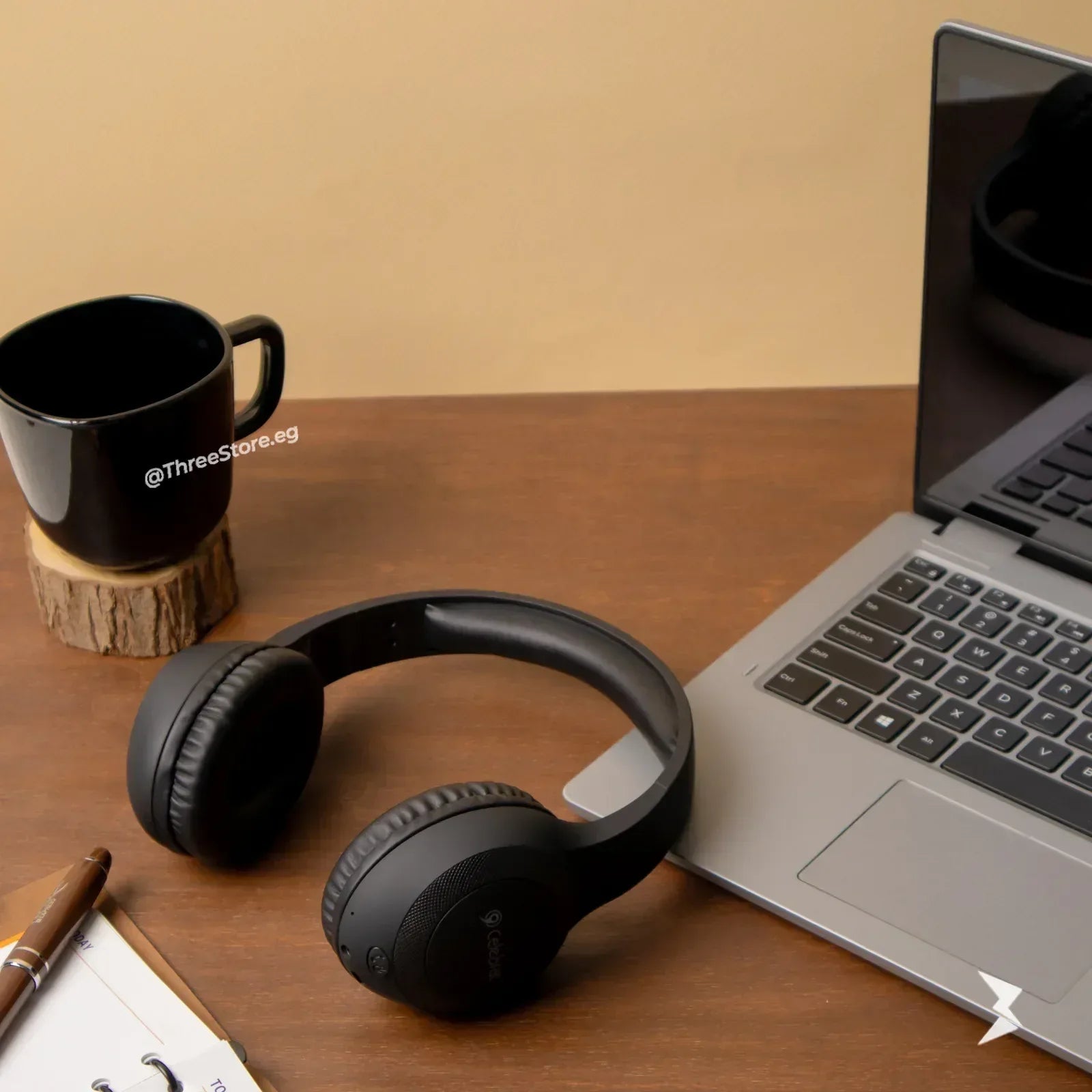 Celebrat Stereo Headphone A23 - Three
