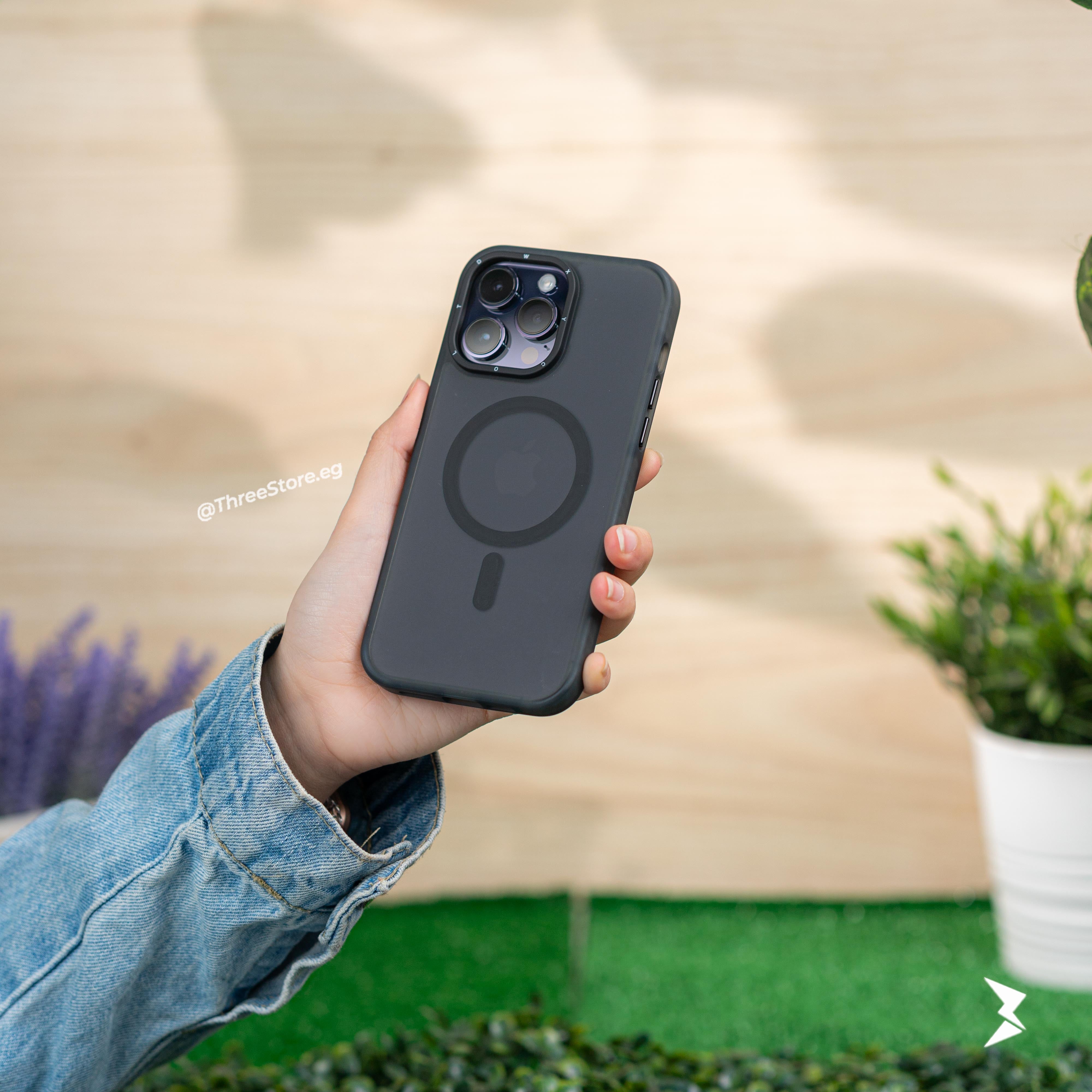 تصميم فريد مع جراب iPhone 13 Pro Max الخاص بـ MinKing Blur Magsafe