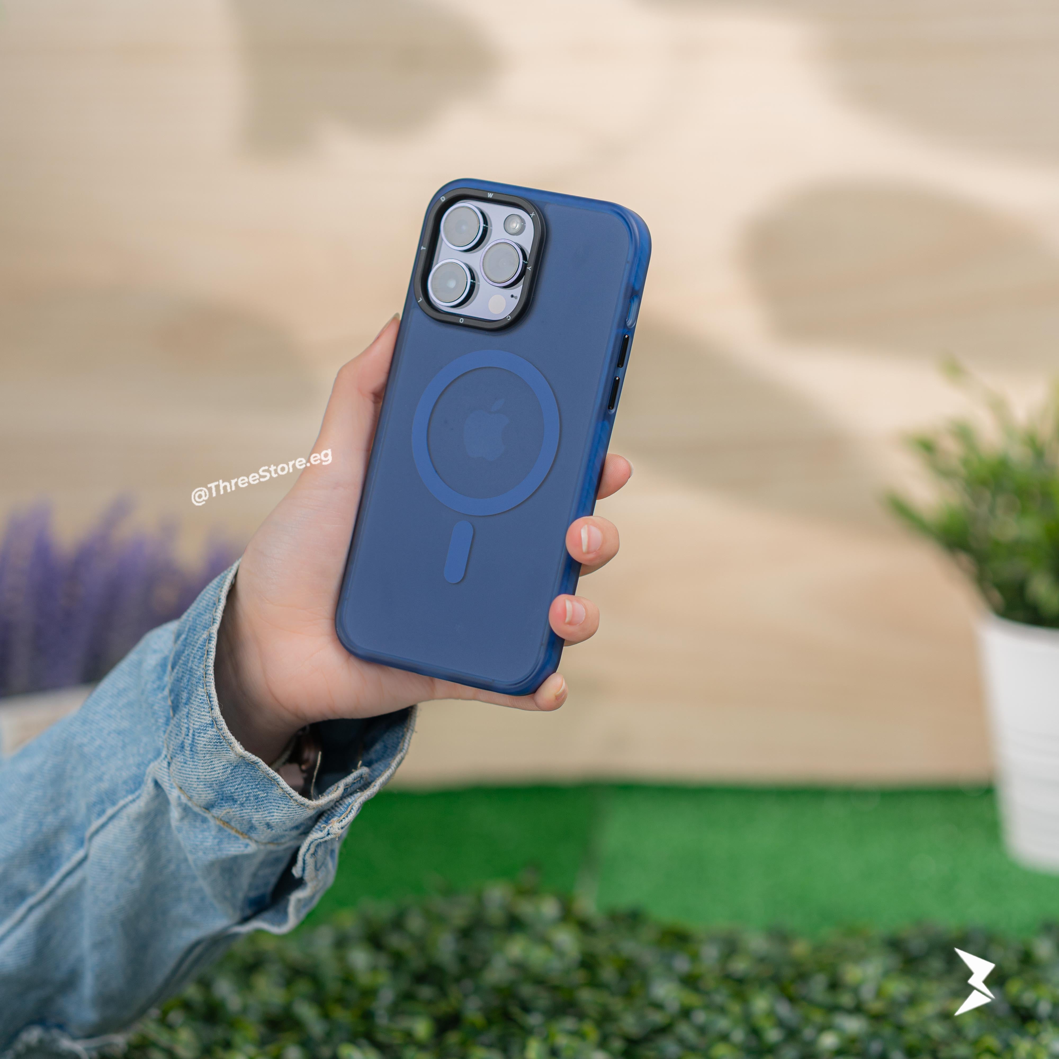 تصميم فريد مع جراب iPhone 13 Pro Max الخاص بـ MinKing Blur Magsafe