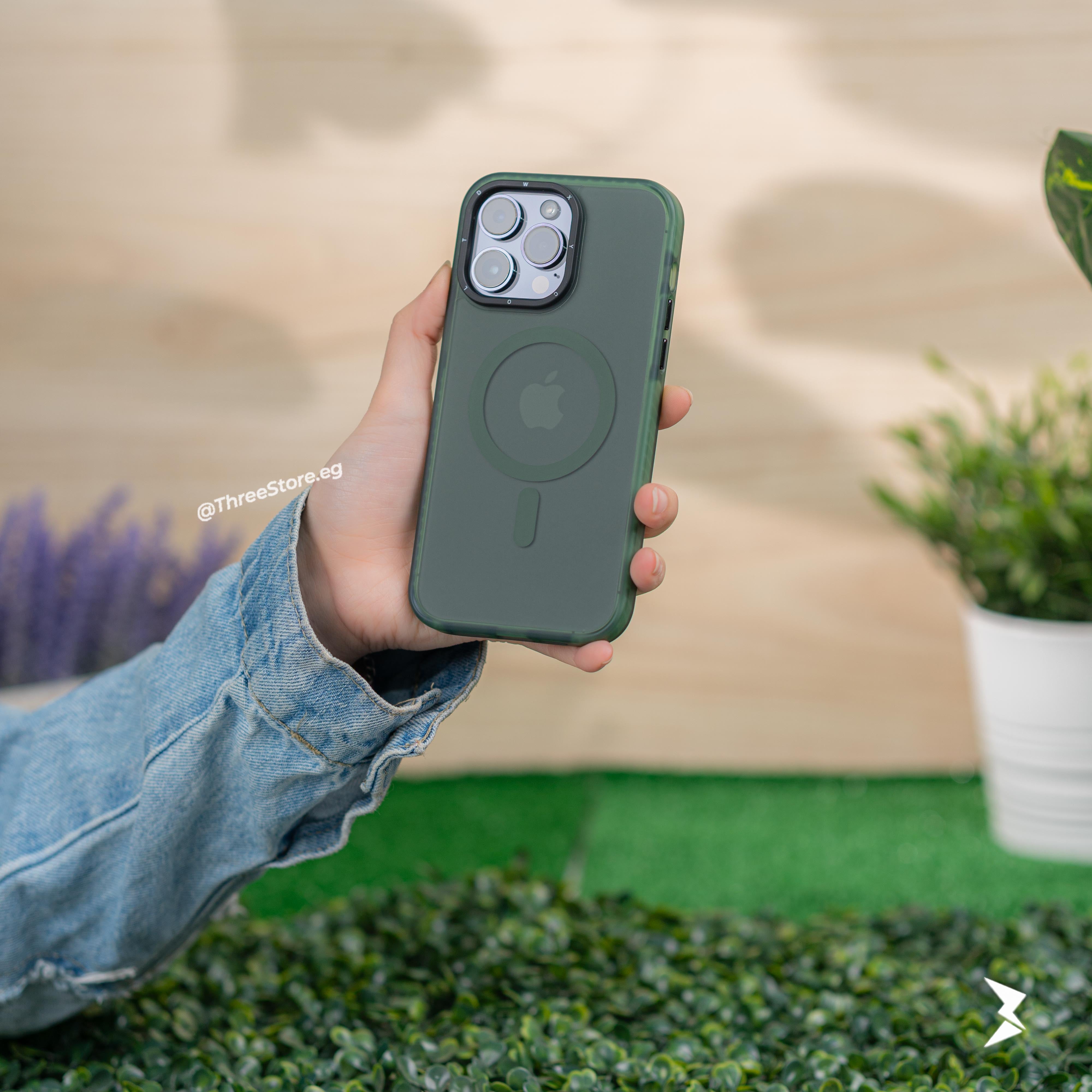 تصميم فريد مع جراب iPhone 13 Pro Max الخاص بـ MinKing Blur Magsafe